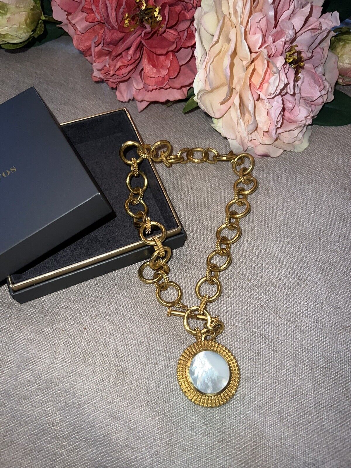 NEW Julie Vos 24k Plated & Mother Of Pearl Toggle Link Necklace ADJUSTABLE NWOT