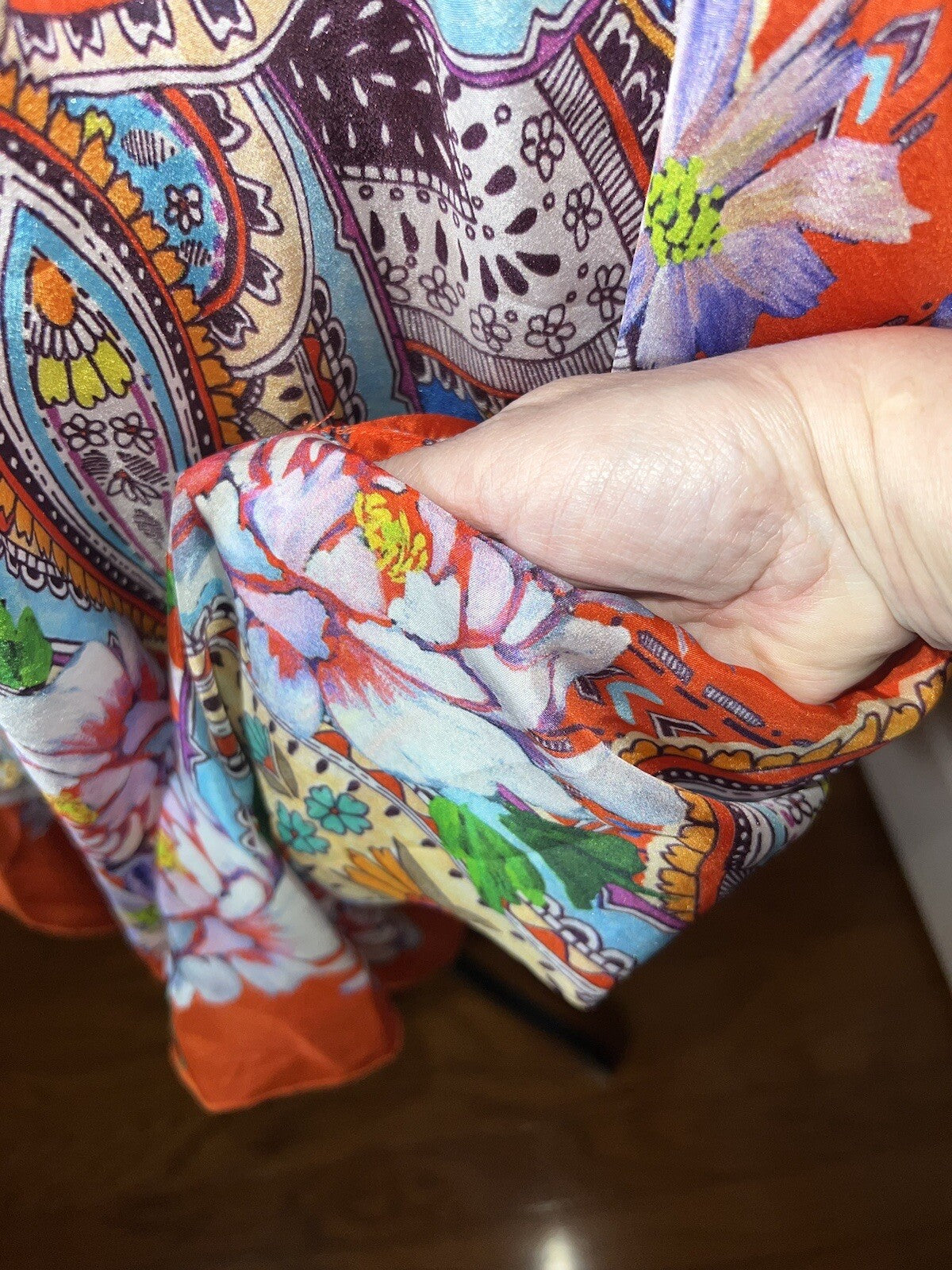 New Johnny Was 100% Silk Kimono XL Embroidered Floral Handkerchief Hem Johnny Was