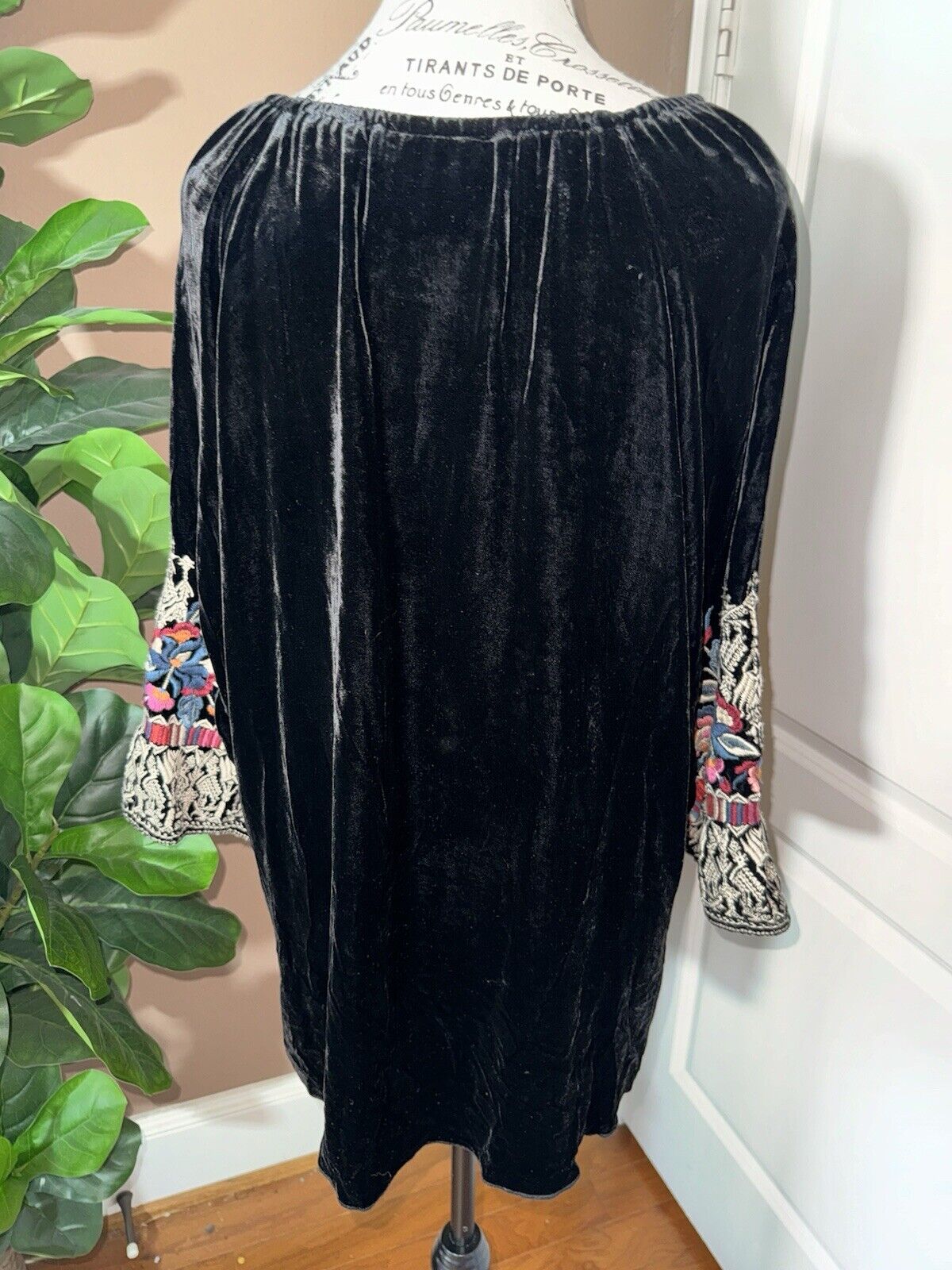 Johnny Was Black Velvet Heavily Embroidered Tunic Top XL 1X Peasant Blouse