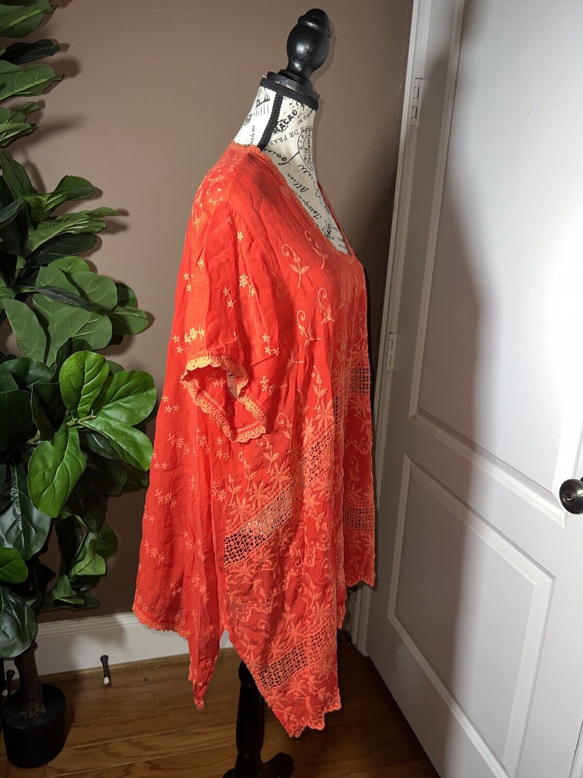 Johnny Was Orangey Red Silky Embroidery & Eyelet Tonal Tunic Kimono Sz 1X 1XL XL