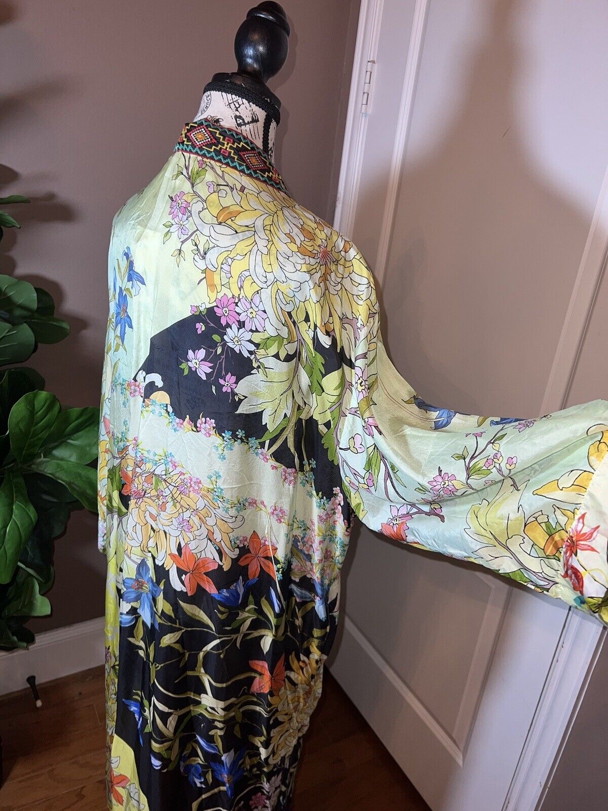 Johnny Was Long 100% Silk KIMONO Duster Wrap XL 1X Embroidery SPRING