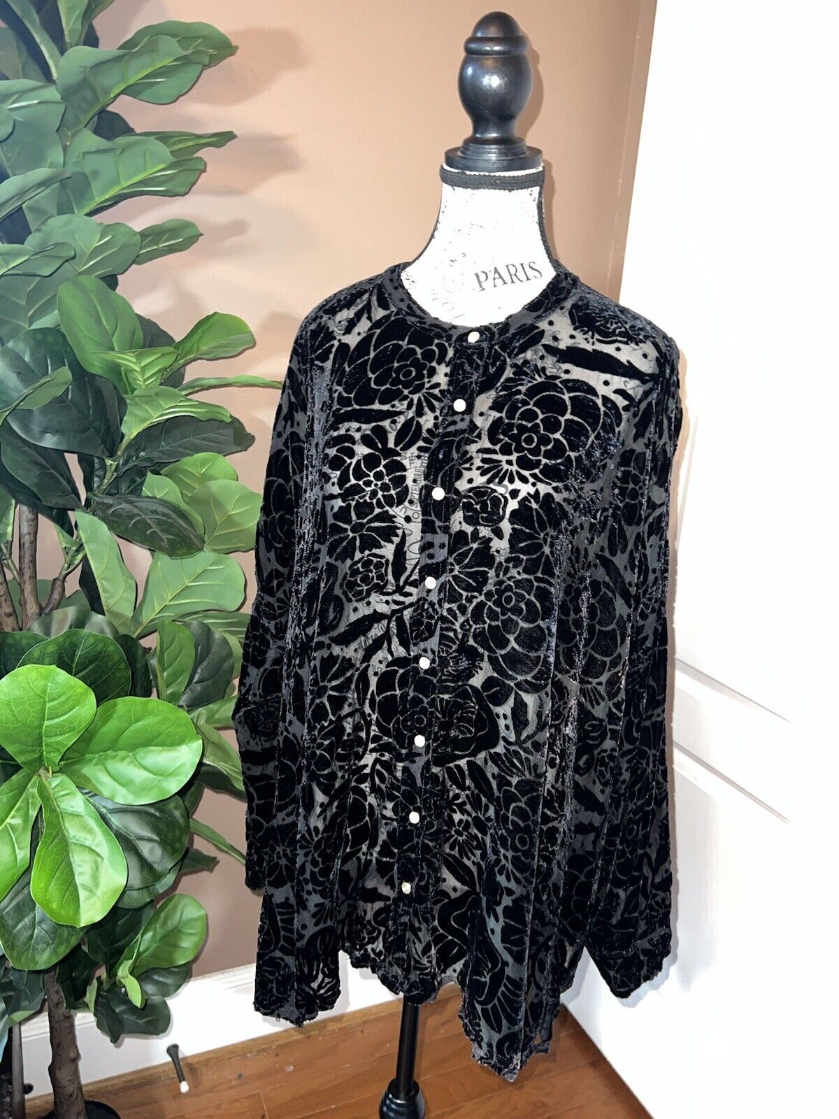 Johnny Was Black Burnout Silk & Velvet Button Up Tunic Top XL Extra Large CLASSY