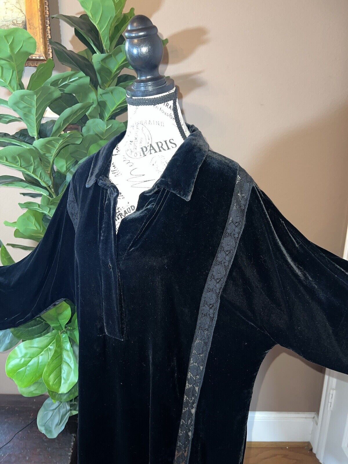 Johnny Was Black Velvet With Inset Lace Tunic Top Long Sleeve Button Sz L Large