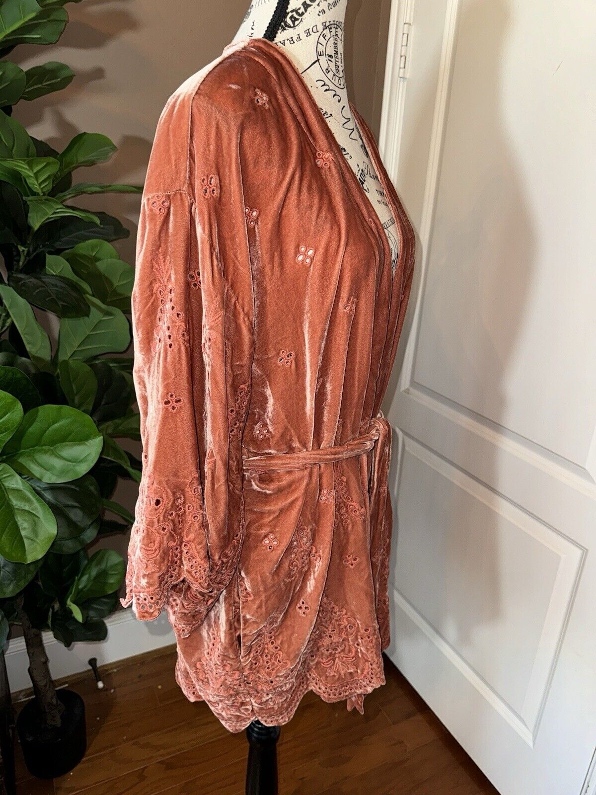 Johnny Was Medium Coral Velvet Kimono Embroidered Eyelet Lace Wrap Top