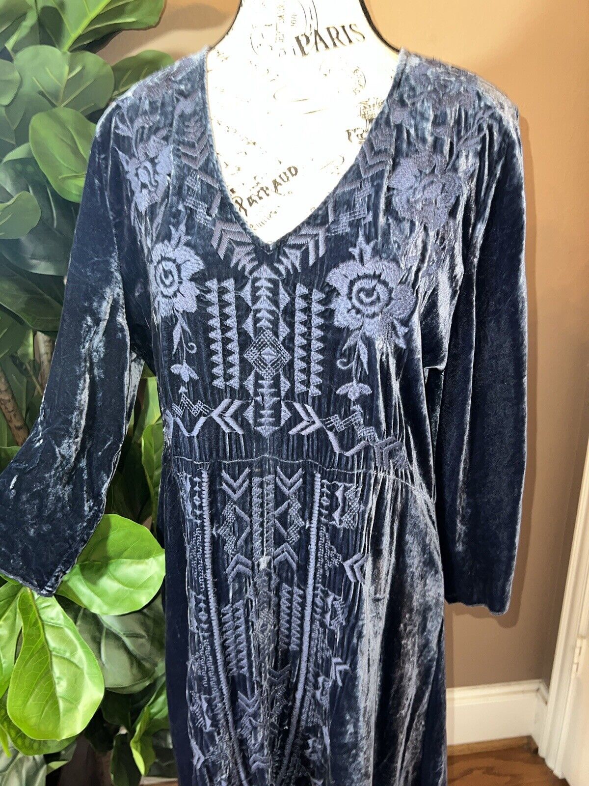 Johnny Was Blue Velvet Heavily Embroidered Mini Dress Long Sleeve Sz L Large