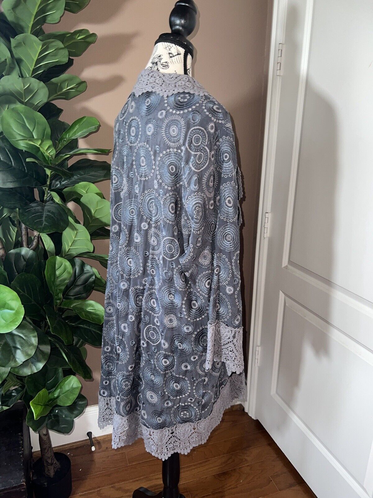 Johnny Was Sz XXL 2X Grey Kimono Duster Embroidered Wrap Eyelet Lace