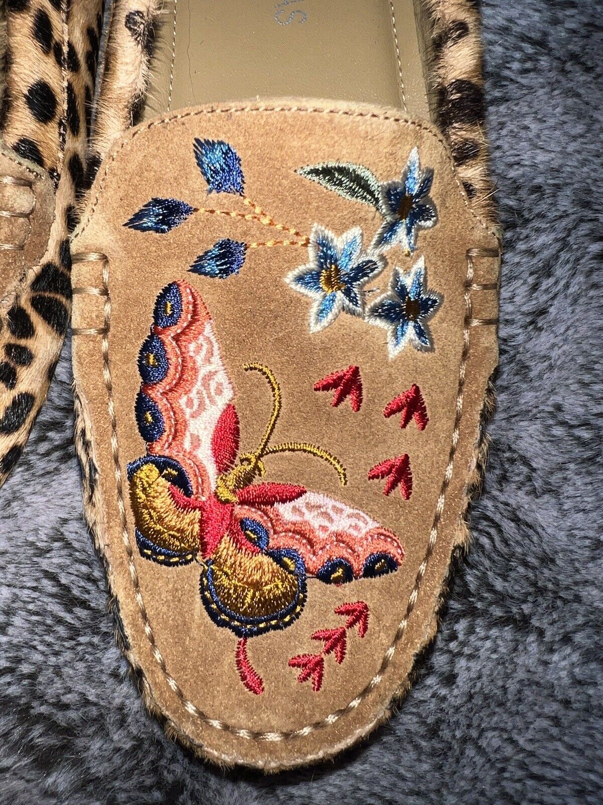 Johnny Was Leopard Print Calf Hair Embroidered Moccasins   Sz 6