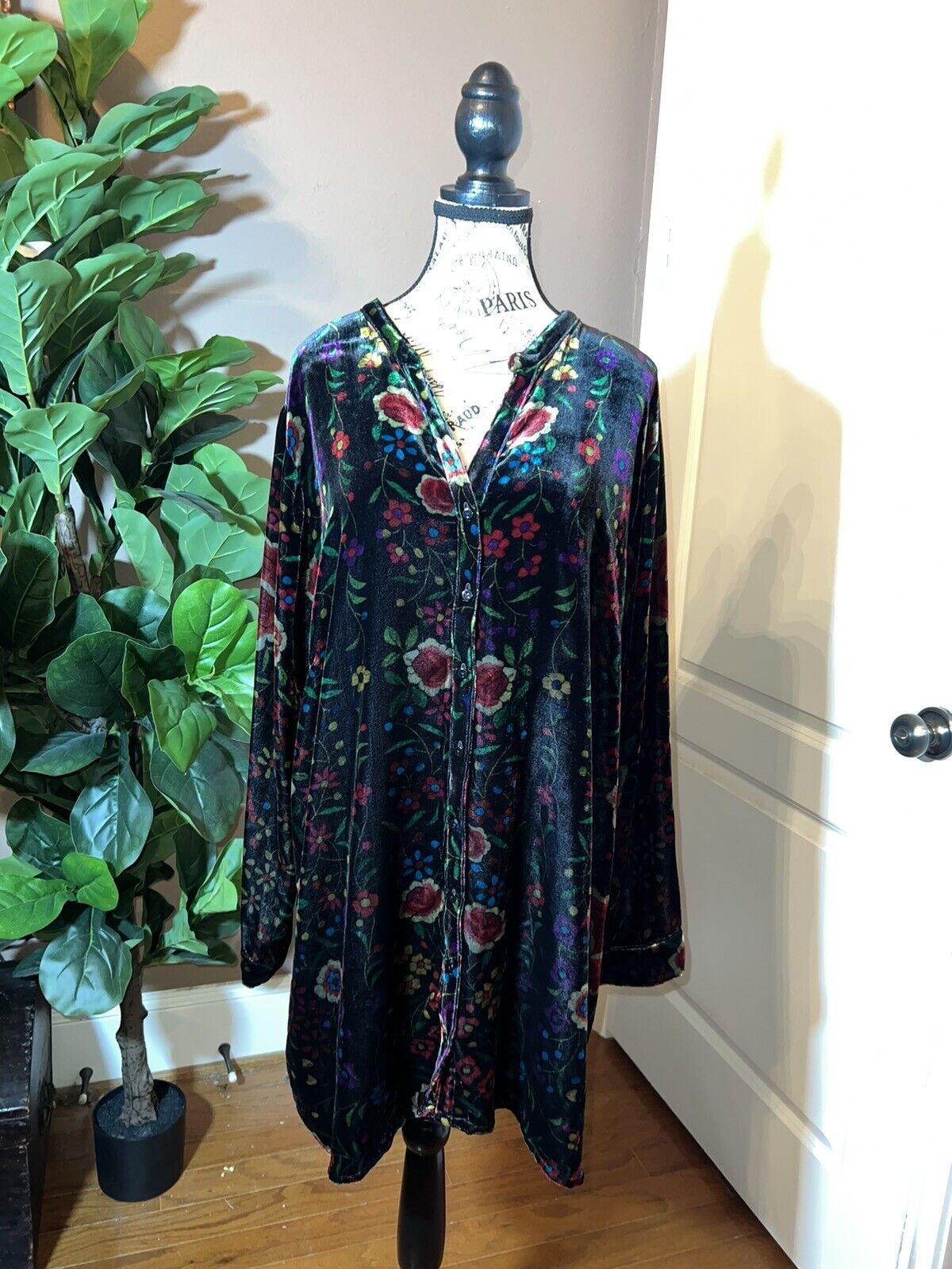 Johnny Was Sz 3X 3XL Velvet Floral Long Sleeve Button Up Top or Kimono