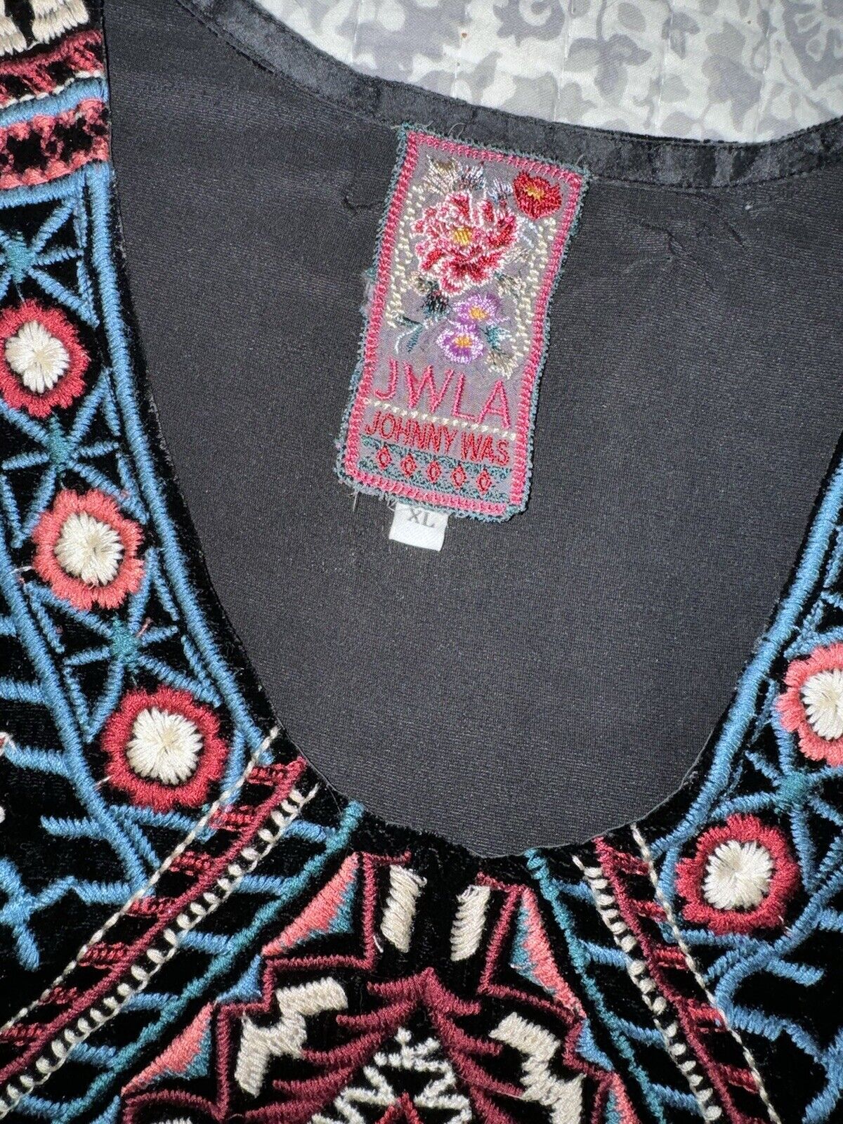 Johnny Was Sz Xl 1X 1XL Black Velvet Heavily Embroidered Tunic Top Geometric