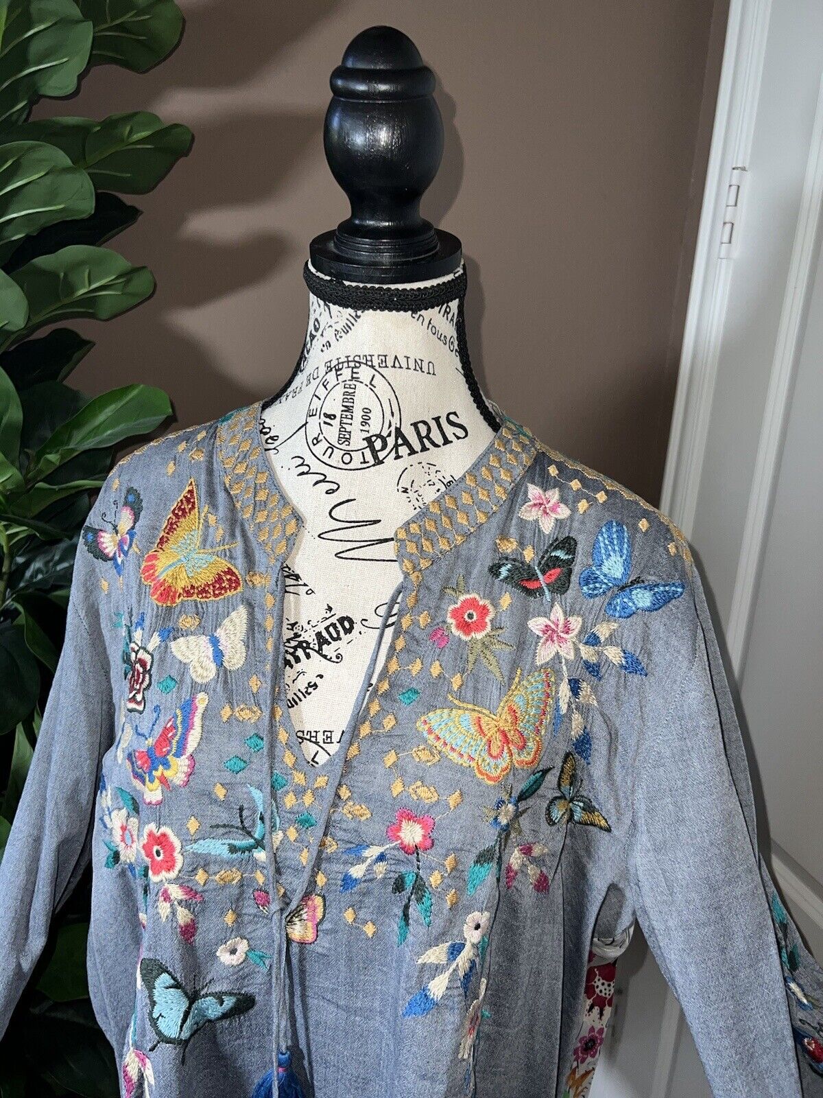 Johnny Was Large L Chambray Blue Embroidered & Silk Back Tunic Top BUTTERFLY