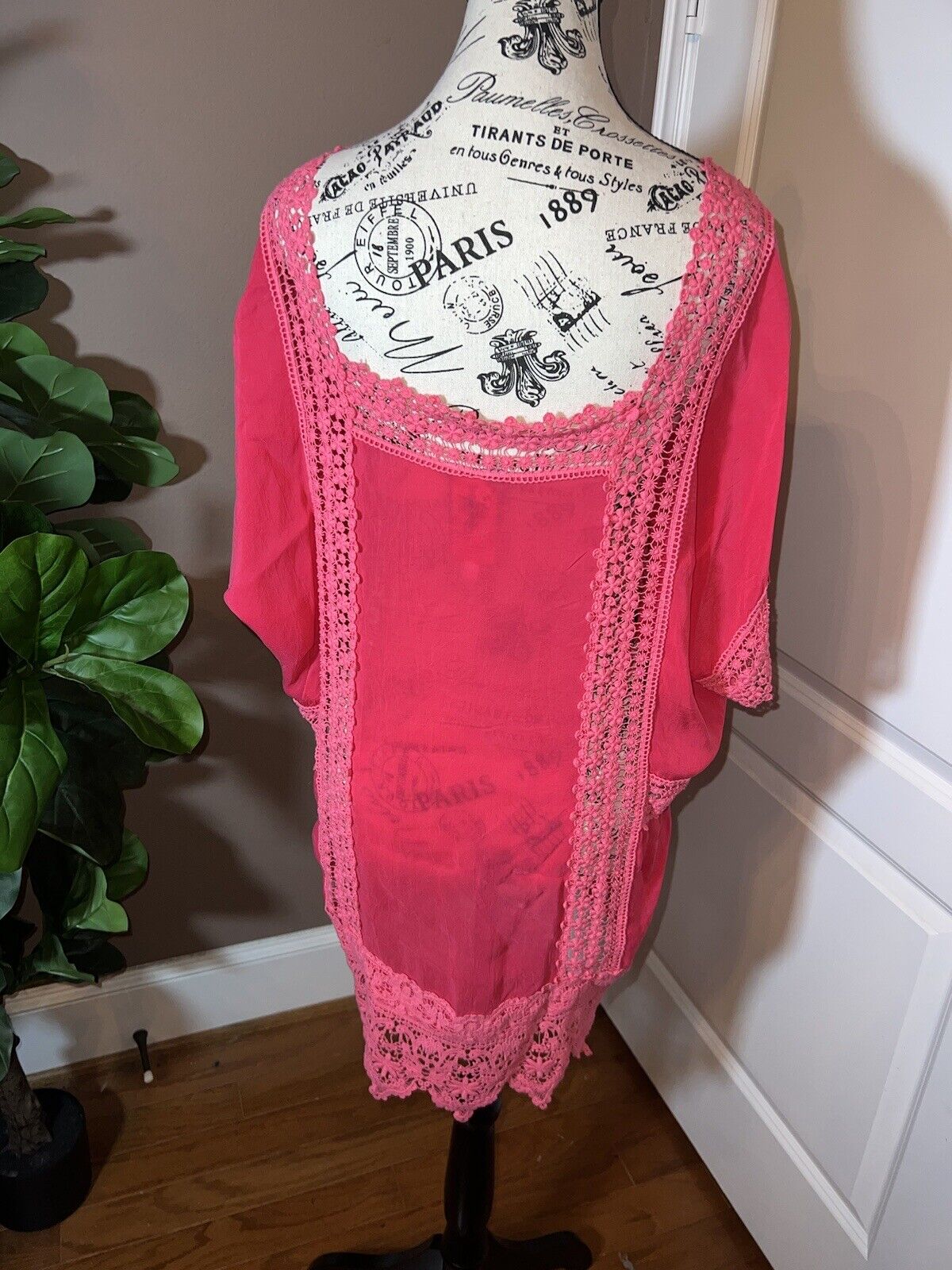 Johnny Was Barbie Pink Silky Embroidery & Eyelet Tonal Tunic Kimono Sz 1X 1XL XL