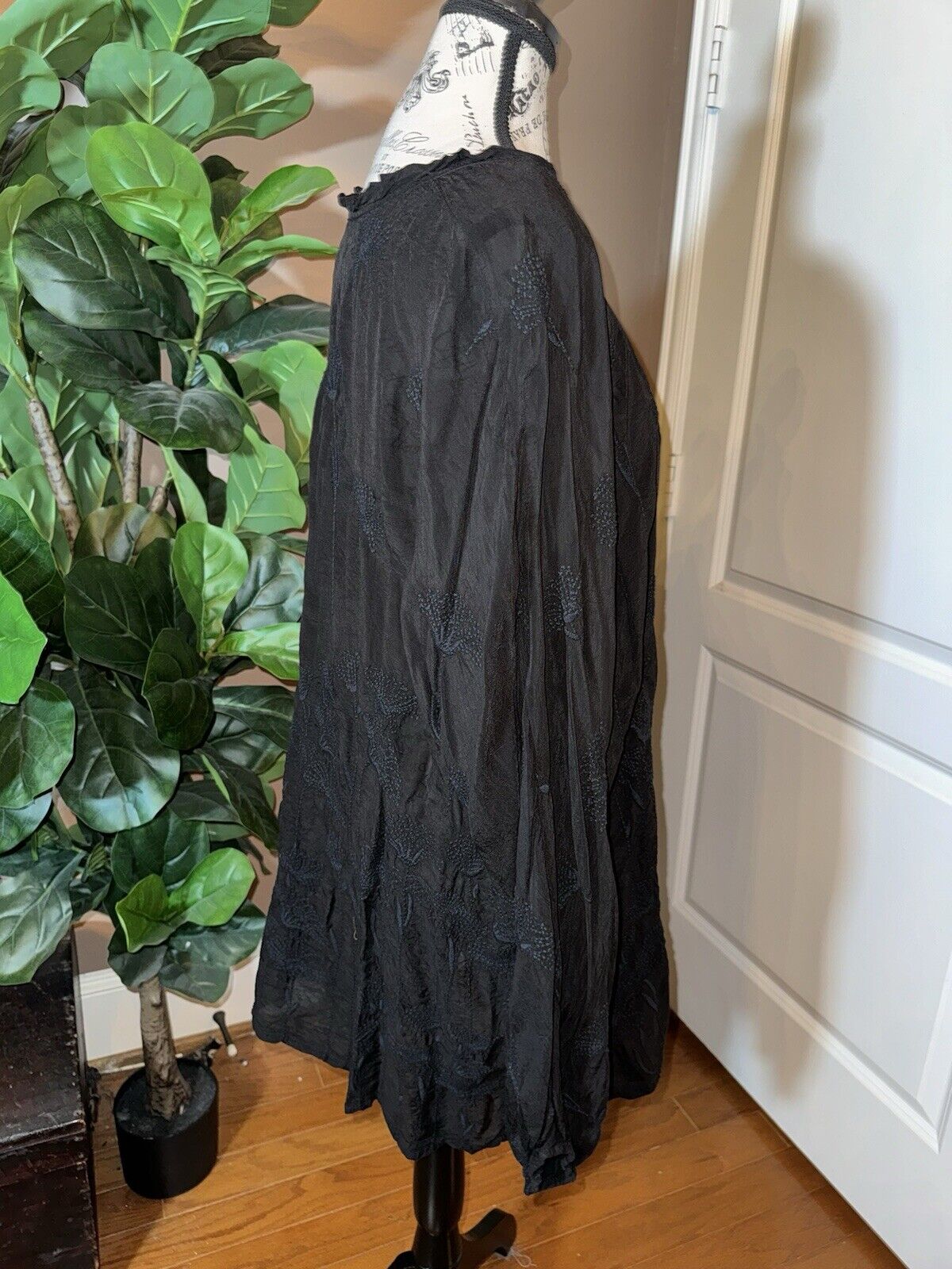 Johnny Was 3x 3XL Tunic Top Black Silky Tunic Top Embroidered Peasant Blouse