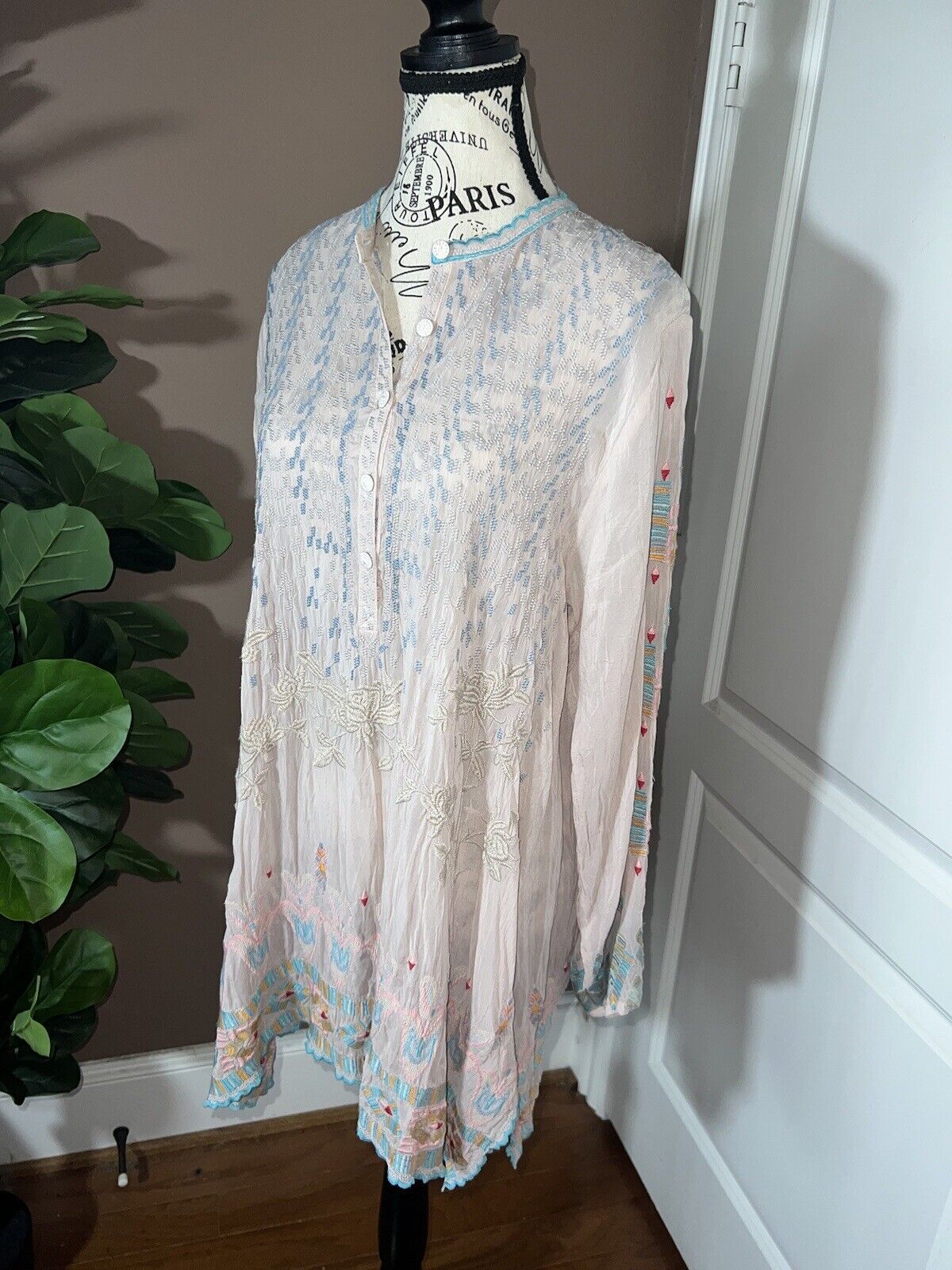 Johnny Was Pale Pink Embroidered Silky Tunic Top Mini Dress M Medium SUMMER