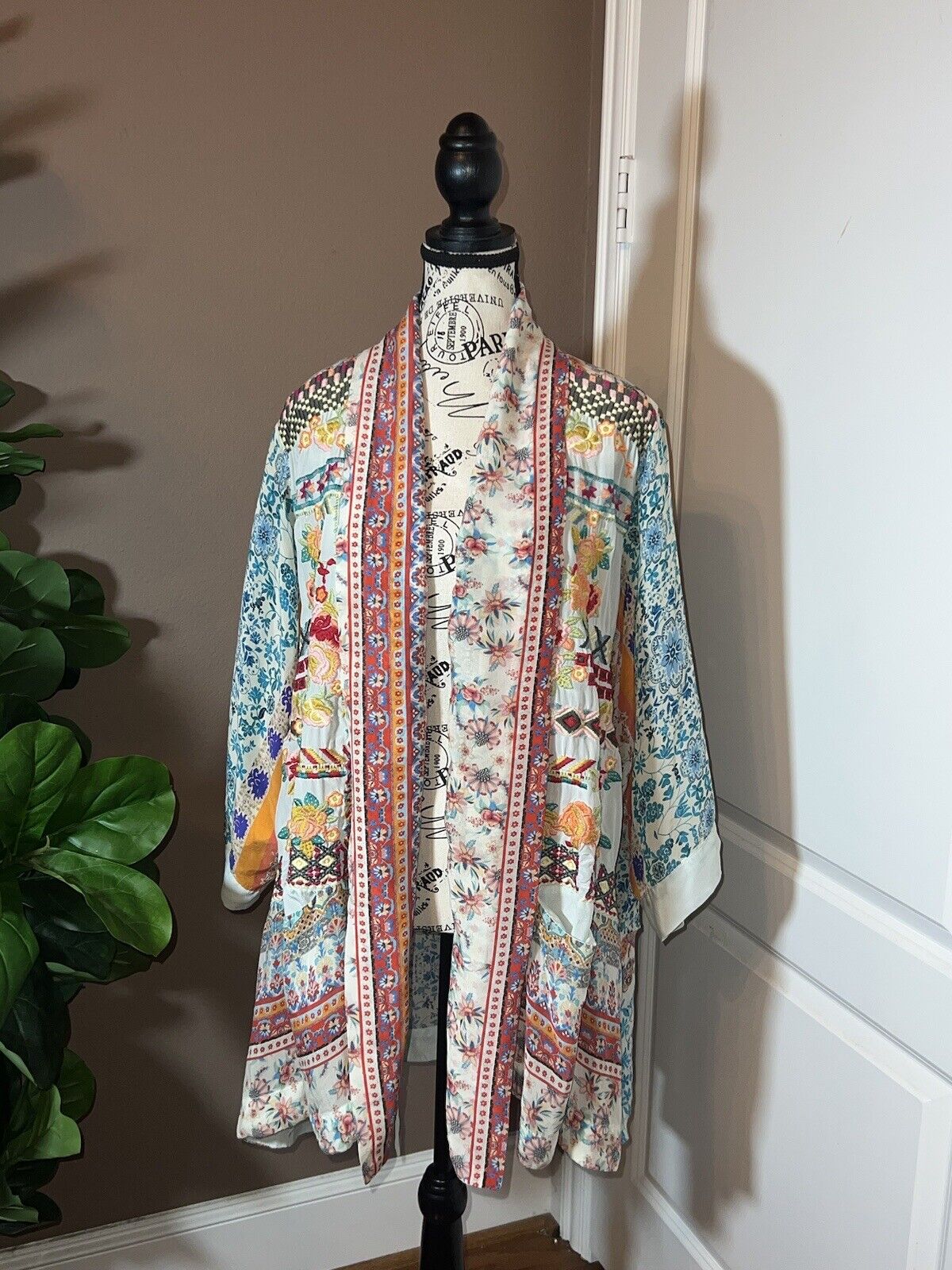 Johnny Was 1X 1XL 100% Silk Kimono Top Gorgeous Colors & Florals Embroidered