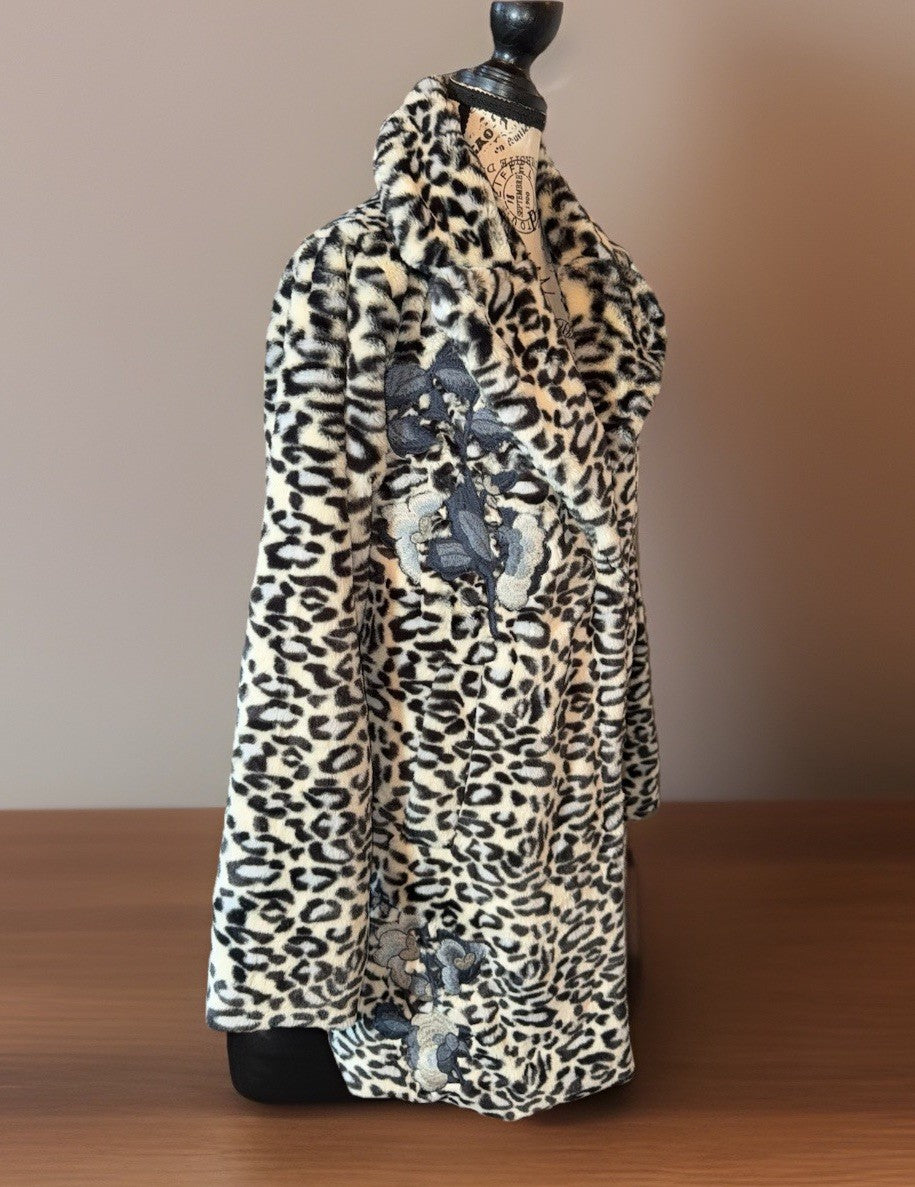 Johnny Was S Soft Blue & White Leopard Faux Fur Coat Jacket Wrap Silk Lining Johnny Was