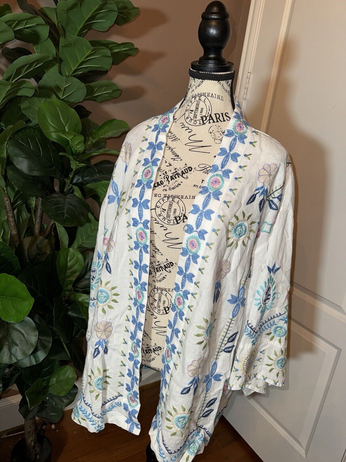 Johnny Was 3X White Linen Kimono Embroidered Blue & Pink Wrap Jacket