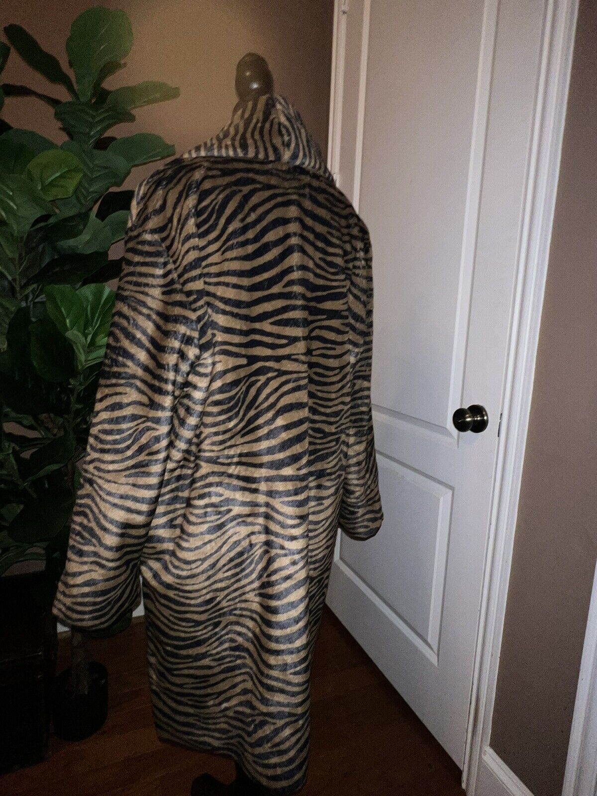 Johnny Was Faux Fur Tiger Stripe Coat Jacket Wrap Sz M Medium