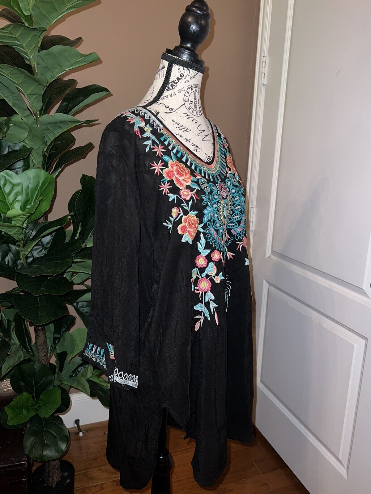 Johnny Was Silky Tunic Top Embroidered Black Sz XL  Kimono Look Blouse