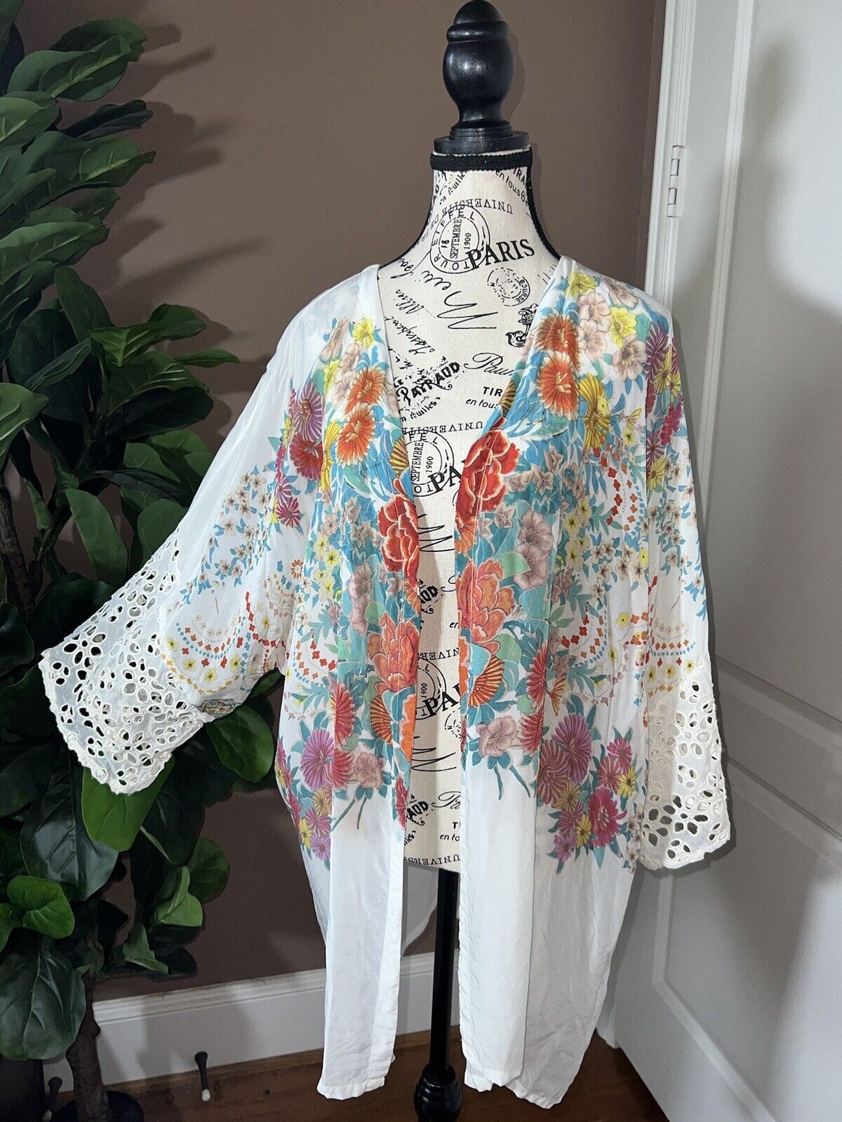 Johnny Was Silky Soft White Kimono Top Floral Eyelet Lace Sz L  Large Wrap