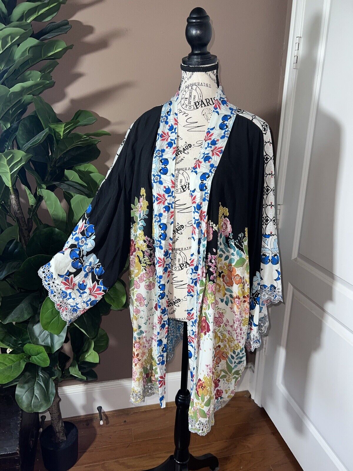 Johnny Was Kimono Silky Floral Multicolor Boho Chic Lightweight Sz XL 1X 1XL