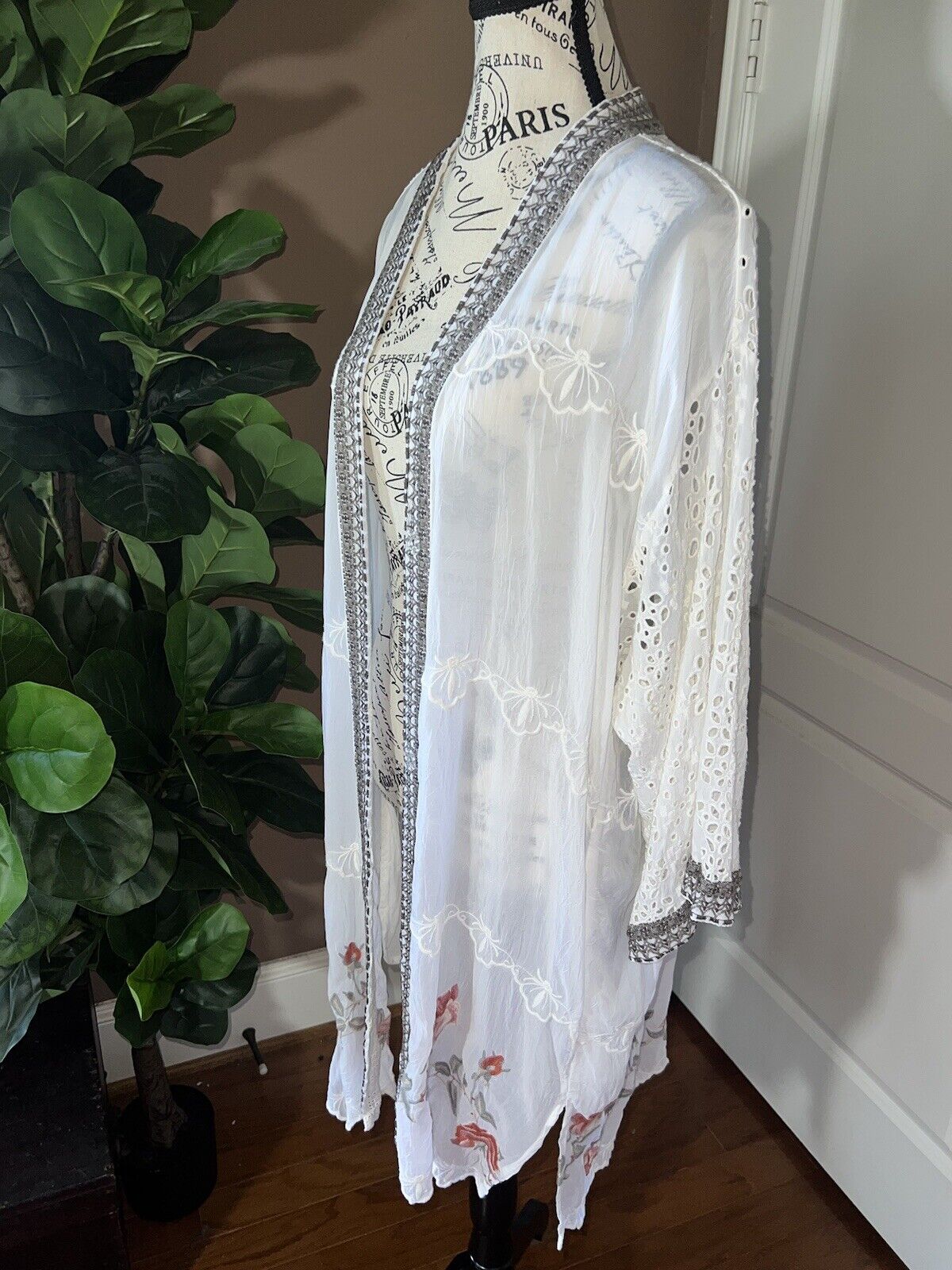 Johnny Was White Silky Long Kimono Duster Wrap Floral Embroidery XXL 2XL 2X