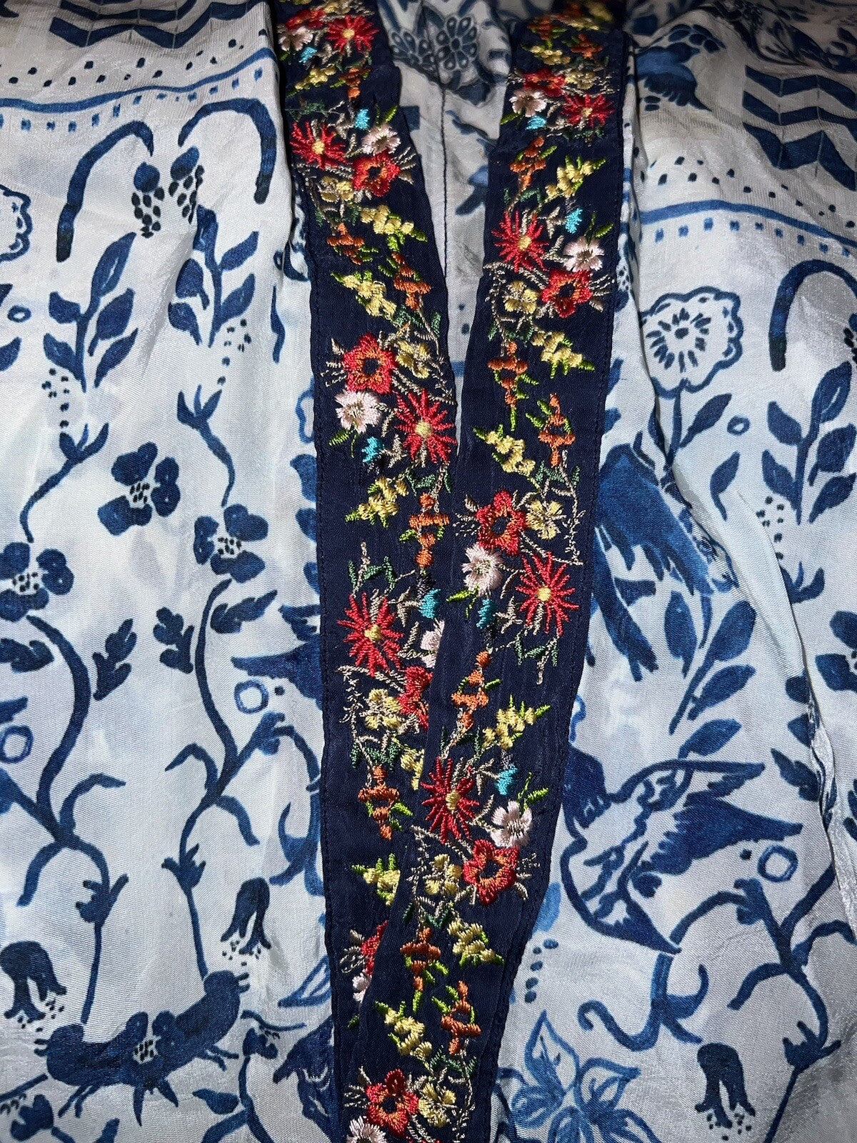 Johnny Was L Large Silky Kimono Blue & White Flowy Lightweight Cool BOHO Jacket Johnny Was