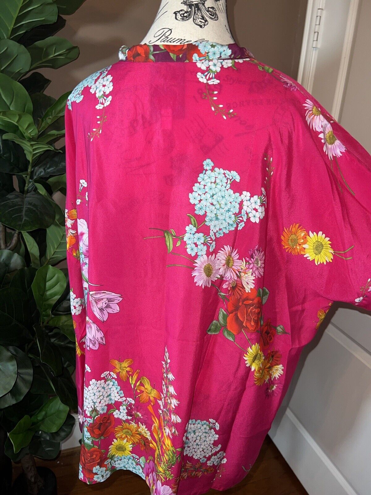 100% Silk Johnny Was Button Up Tunic Top XXL 2X Hot Barbie Pink Floral