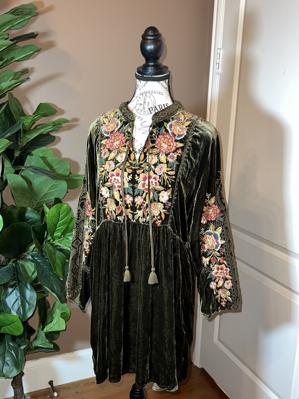 Johnny Was L Olive Green Velvet Heavily Embroidered Peasant Top Mini Dress