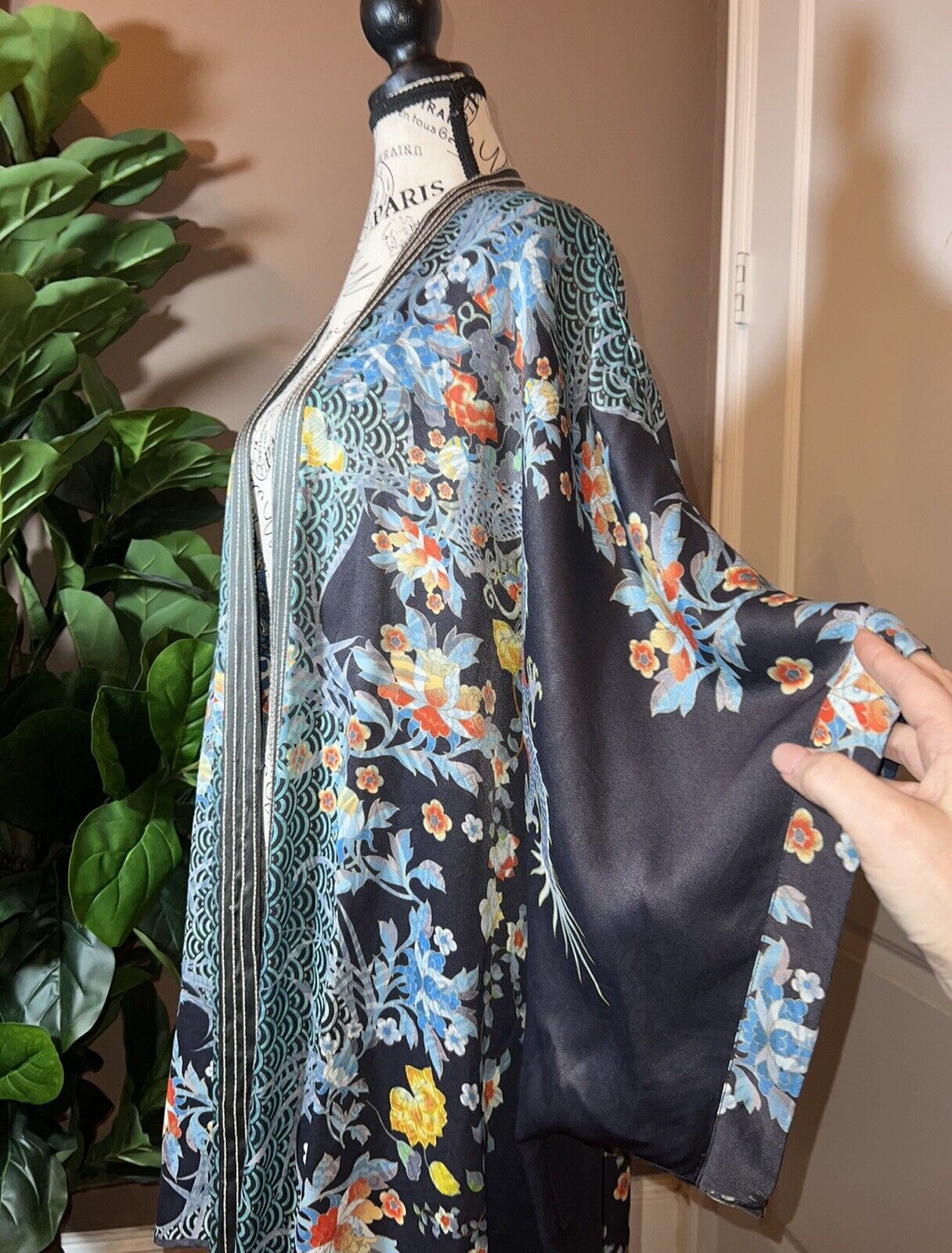 Johnny Was Sz L Silky Kimono Duster REVERSIBLE Embroidered Wrap  Dragon