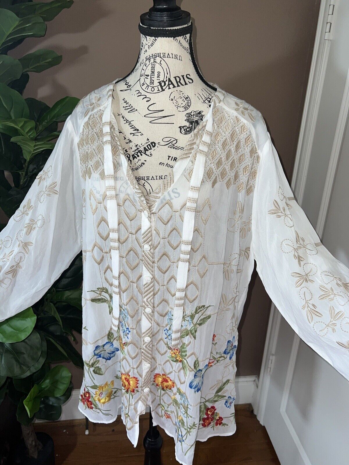 Johnny Was Beautiful Floral Embroidered White Button Up Tunic Top XL 1X