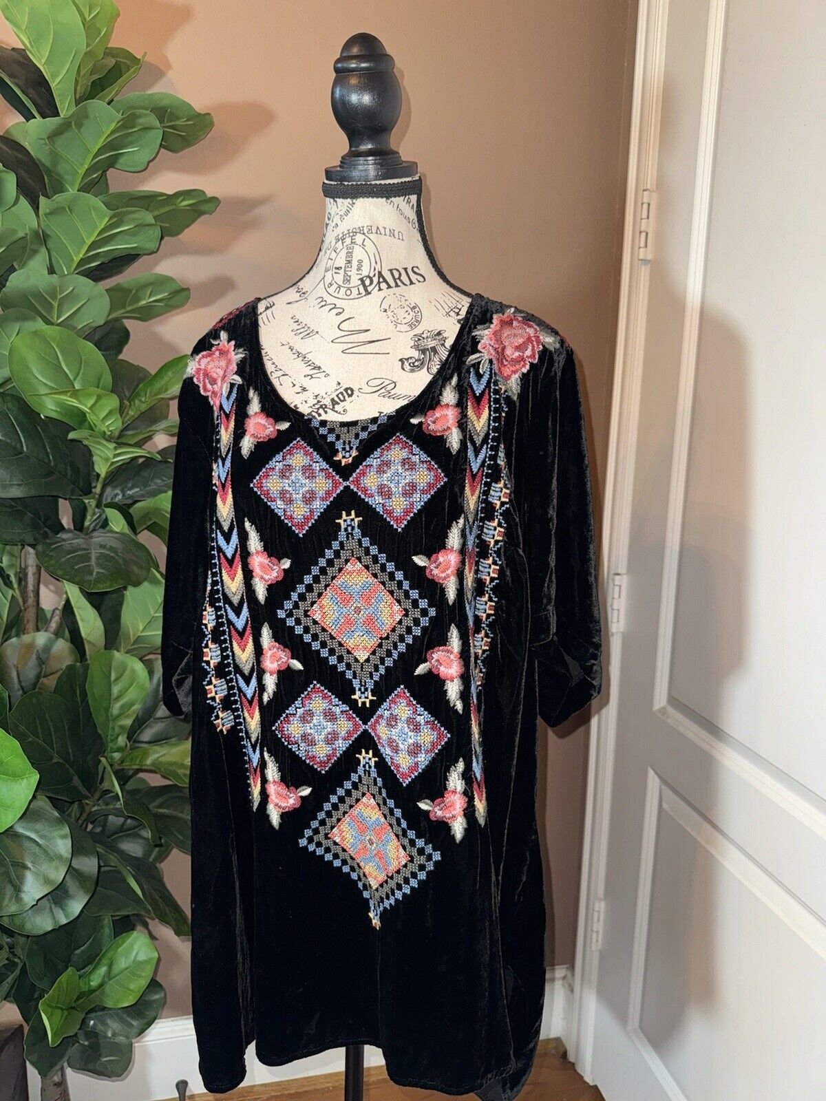 Johnny Was 3X 3XL XXXL Black Velvet Heavily Embroidered Tunic Top Mini Dress