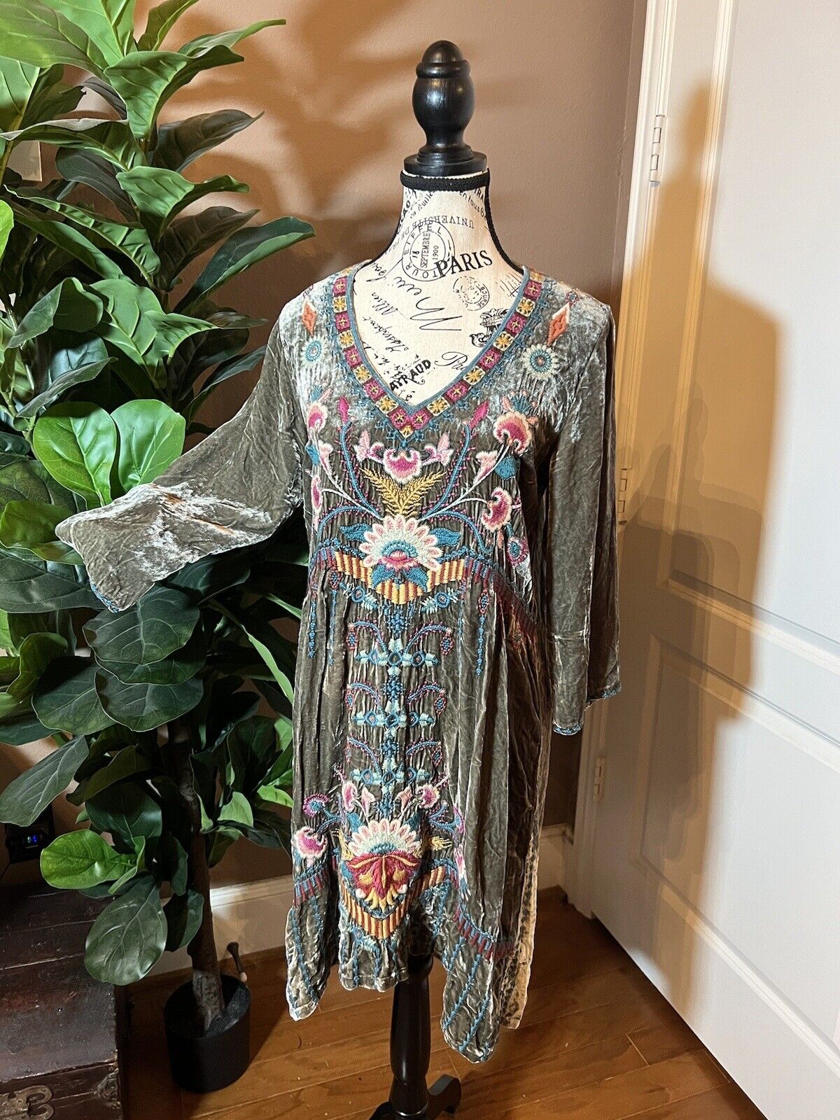 Johnny Was M Medium Grey Velvet Kimono Tunic Mini Dress STUNNING Embroidery