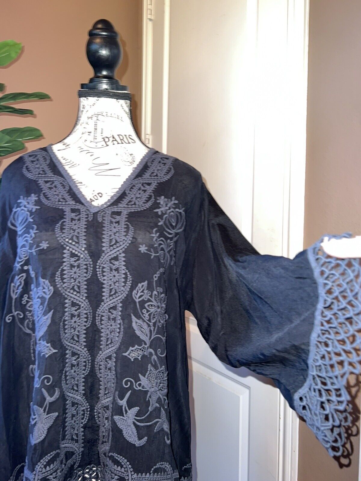 Johnny Was Black Eyelet Silky Tunic Top Kimono Sleeves Sz M Medium