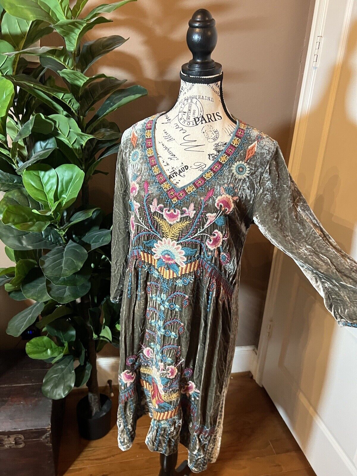 Johnny Was M Medium Grey Velvet Kimono Tunic Mini Dress STUNNING Embroidery