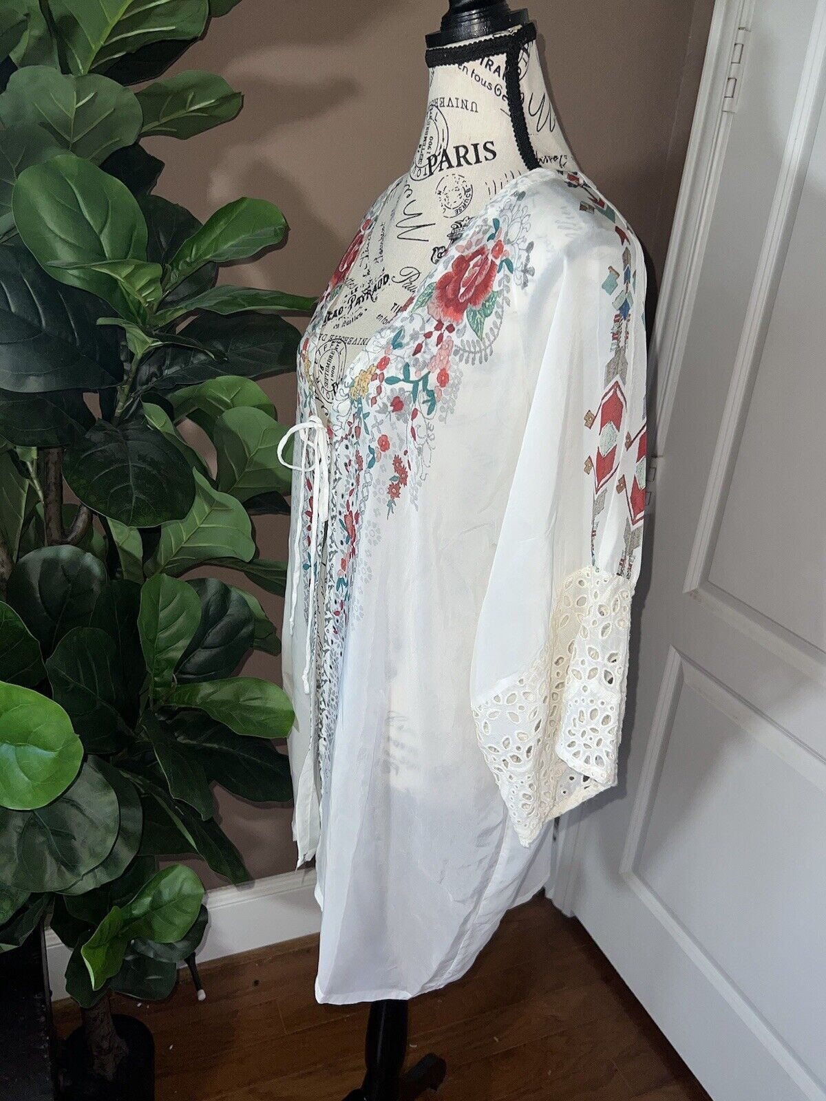 Johnny Was Silky Kimono Floral White Eyelet Lace OVERSIZED Sz M Medium