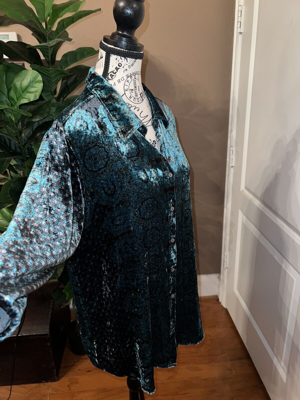 Johnny Was Turquoise Green Velvet Tunic Top Long Sleeve Button Up Sz M Medium