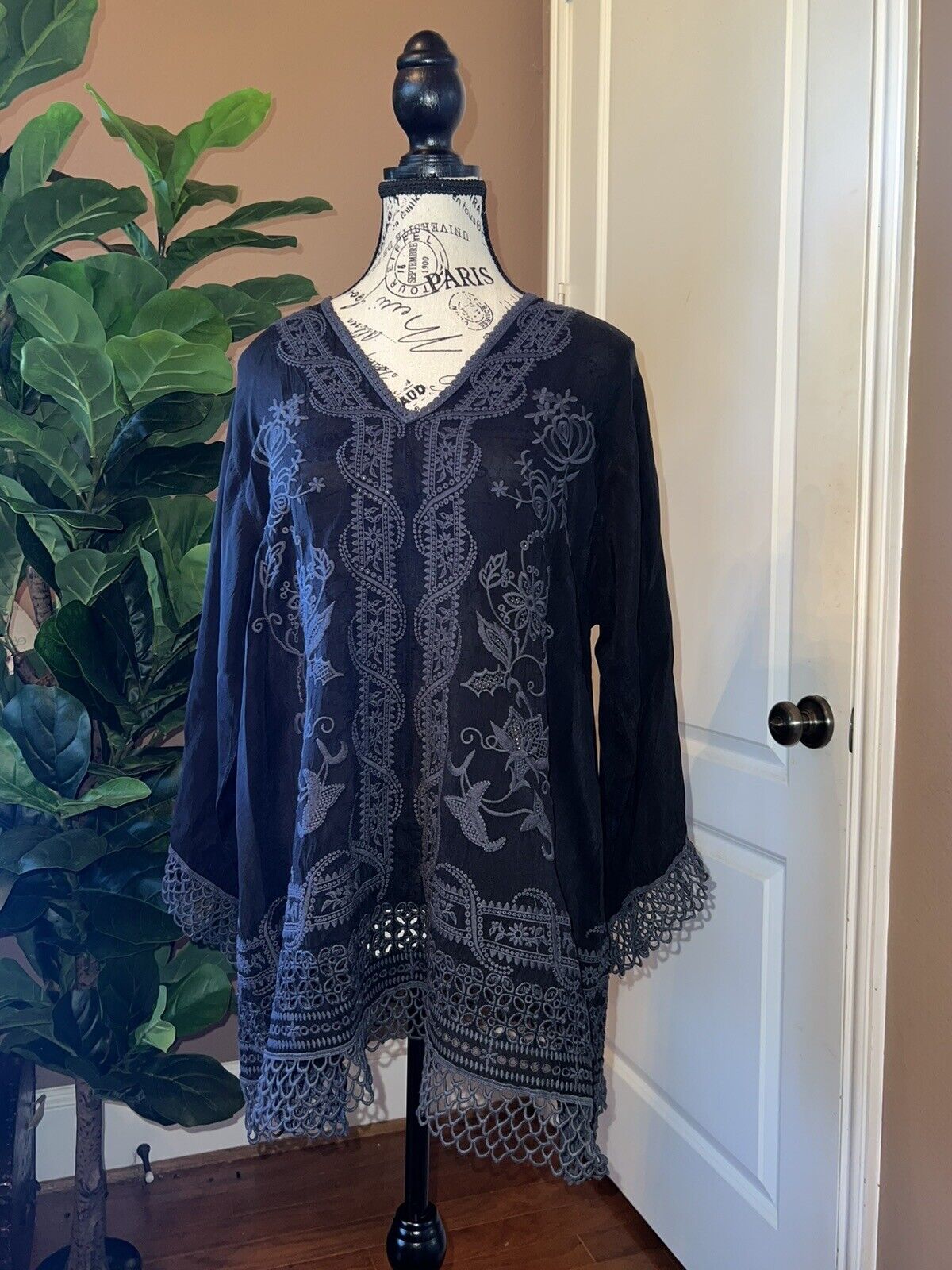 Johnny Was Black Eyelet Silky Tunic Top Kimono Sleeves Sz M Medium