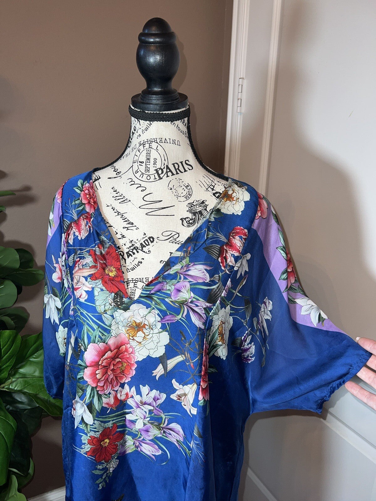 Johnny Was 100% Silk L Blue Tunic Top Cool Lightweight BOHO Flowers Butterflies Johnny Was