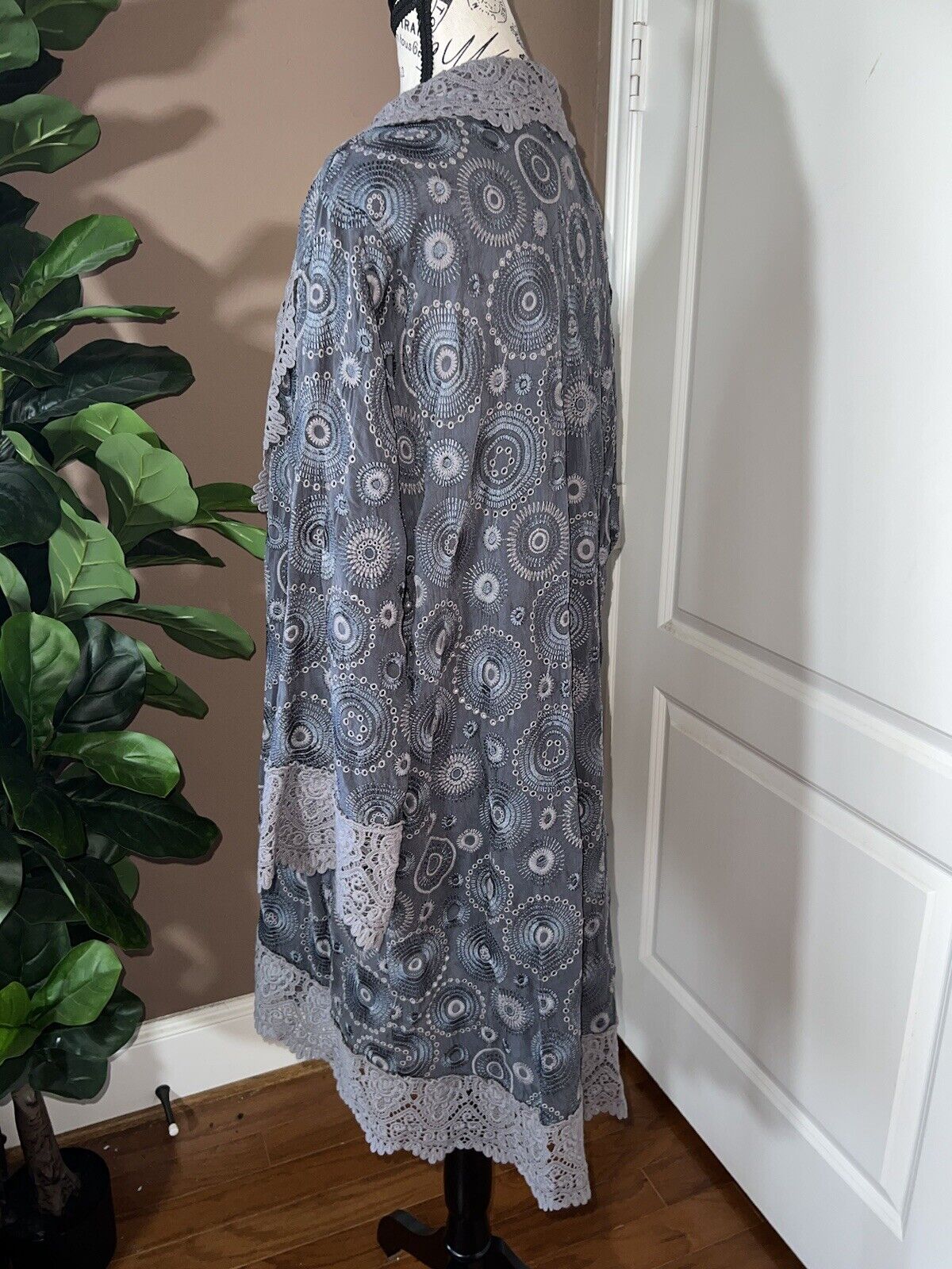 Johnny Was Sz XXL 2X Grey Kimono Duster Embroidered Wrap Eyelet Lace