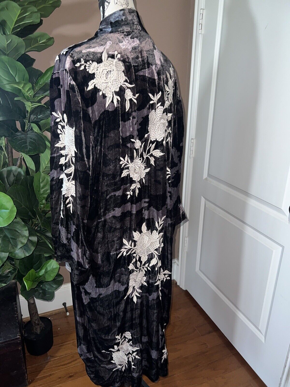 Johnny Was Velvet Long Kimono XL 1X 1XL Duster Wrap Black & Grey Camo