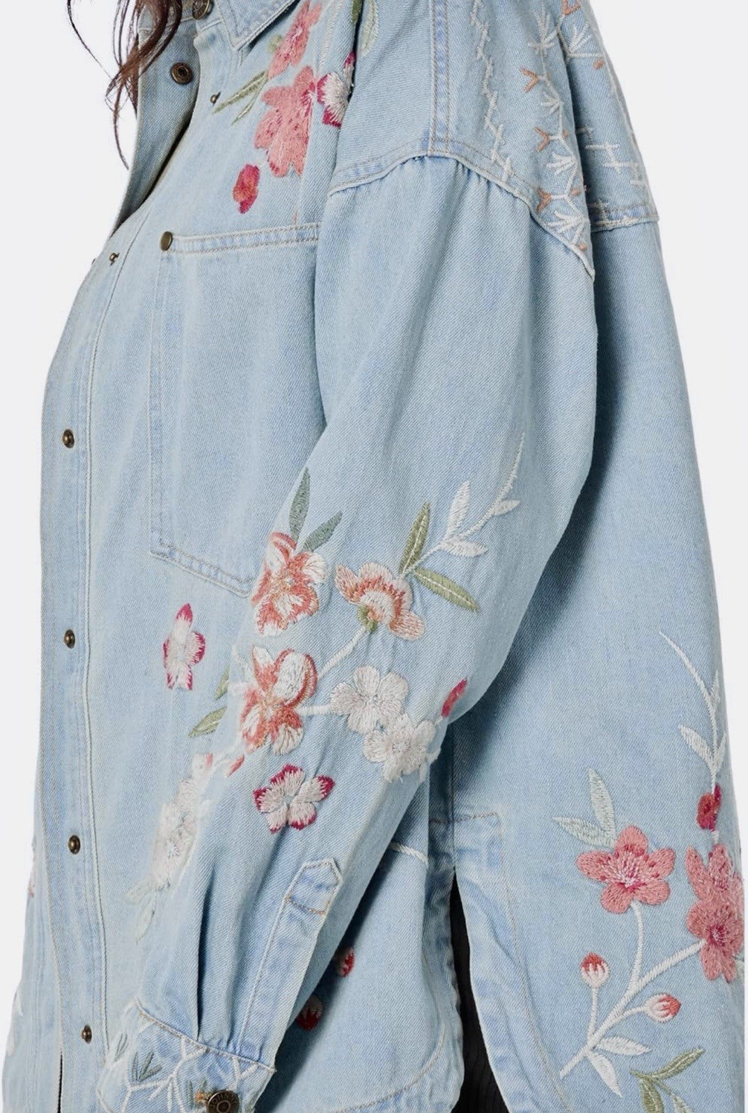 Johnny Was XL Denim Jacket Shacket Coat Embroidered Roses Light Wash Johnny Was