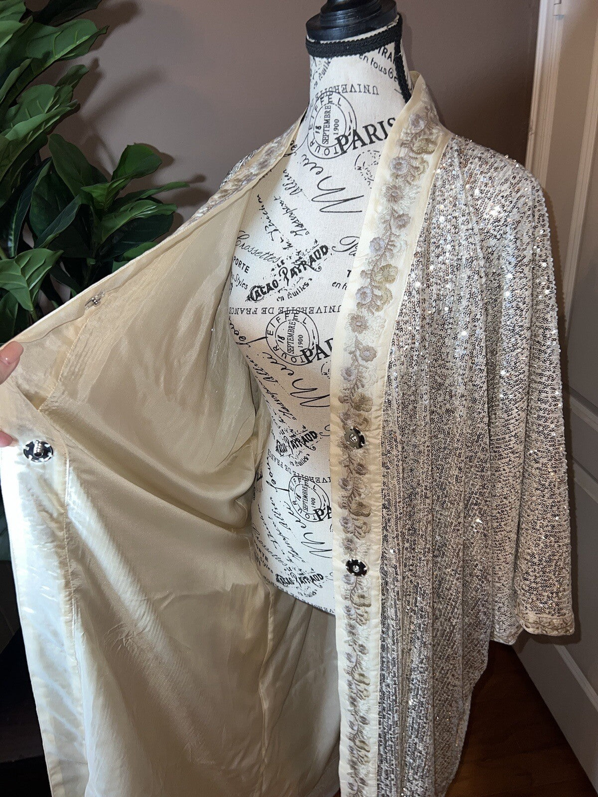 Johnny Was L Silk & Sequins Ivory KIMONO Long Duster Wrap PTP-30” OVERSIZED Johnny Was