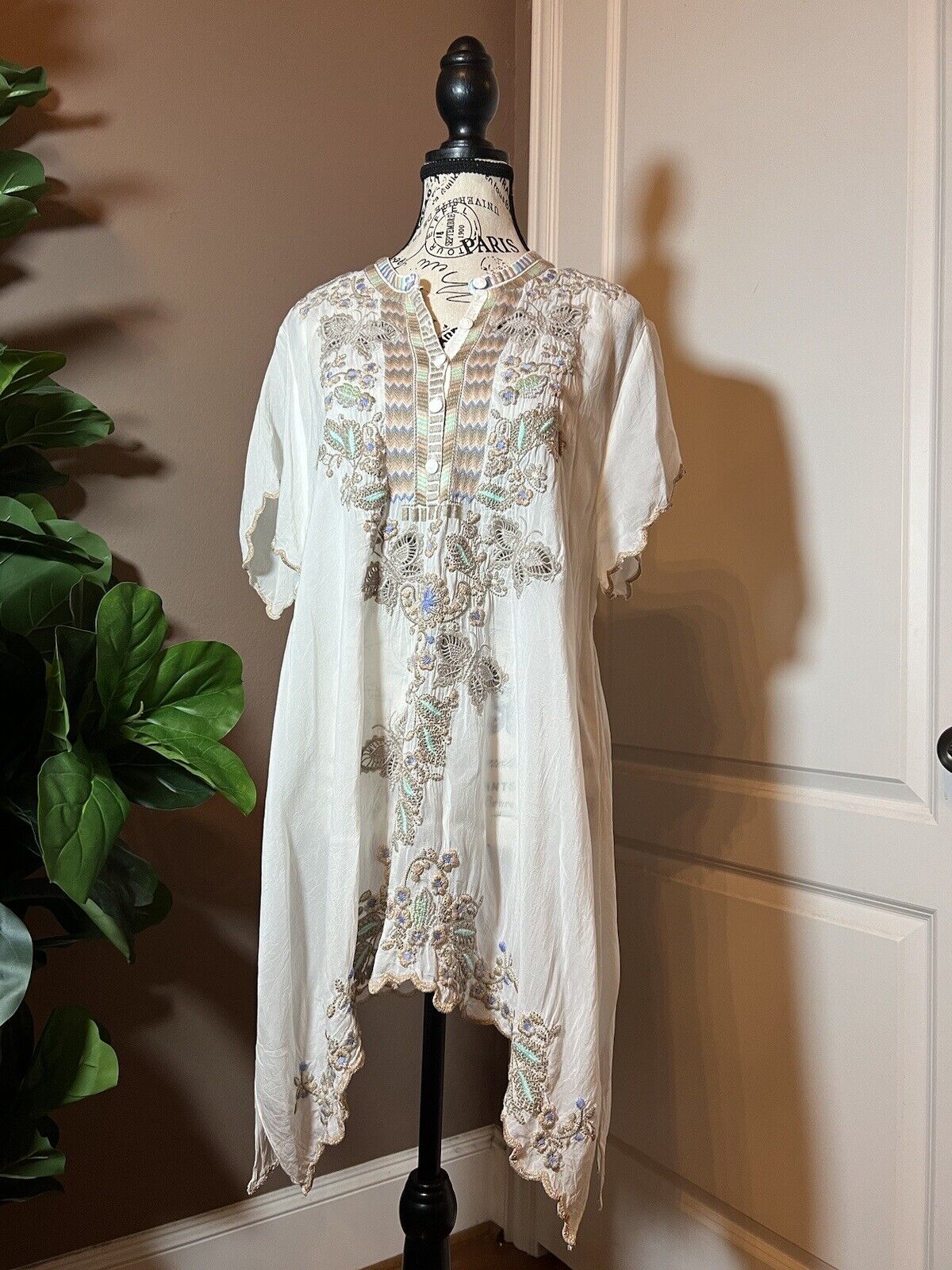 Johnny Was Sz XL Silky Soft White Tunic Top Mini Dress Pastel & Gold Embroidery