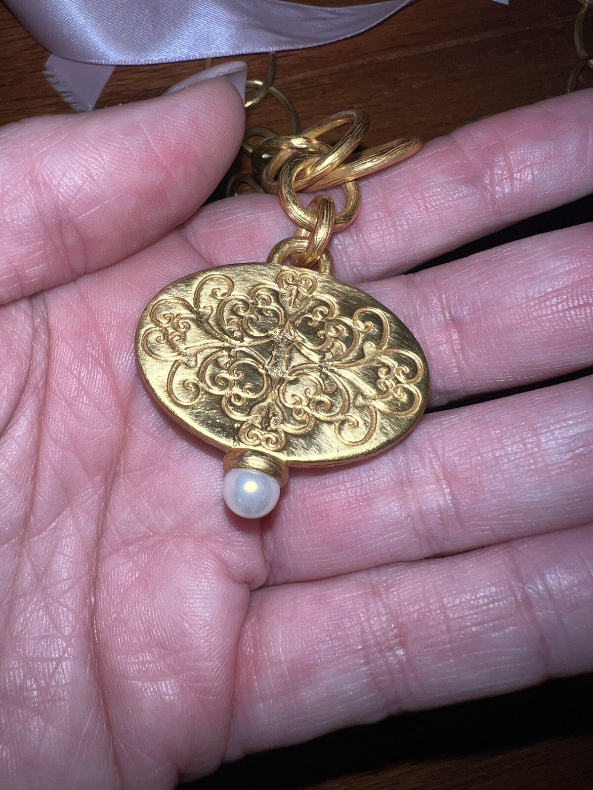 Julie Vos Statement Necklace Iridescent White Pendant 24k Plate Toggle Link Julie Vos