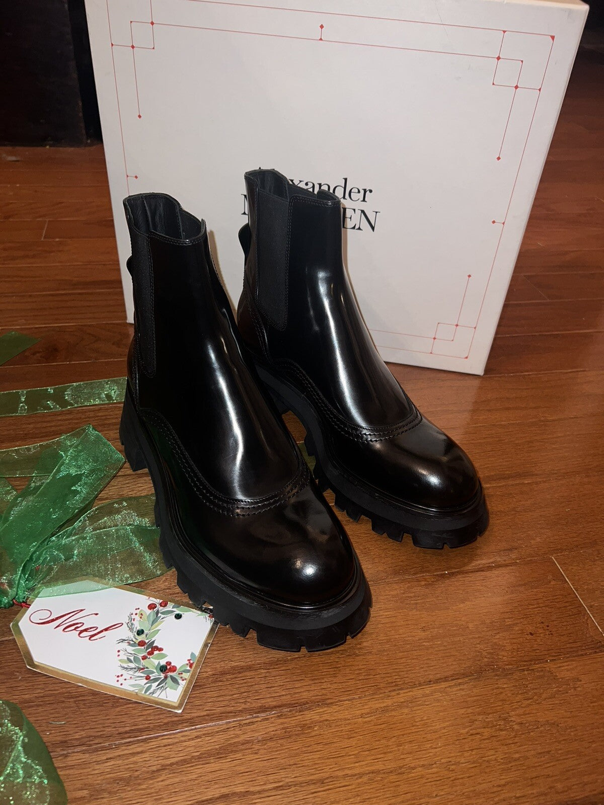 In Box ALEXANDER MCQUEEN Wander Leather Chelsea Boots 10 Black Neiman Marcus Alexander McQueen