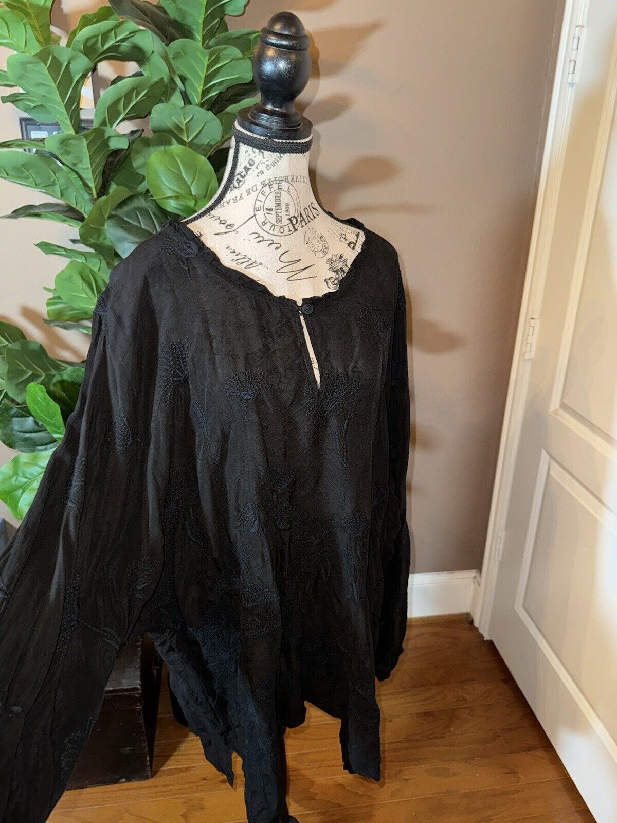 Johnny Was 3x 3XL Tunic Top Black Silky Tunic Top Embroidered Peasant Blouse