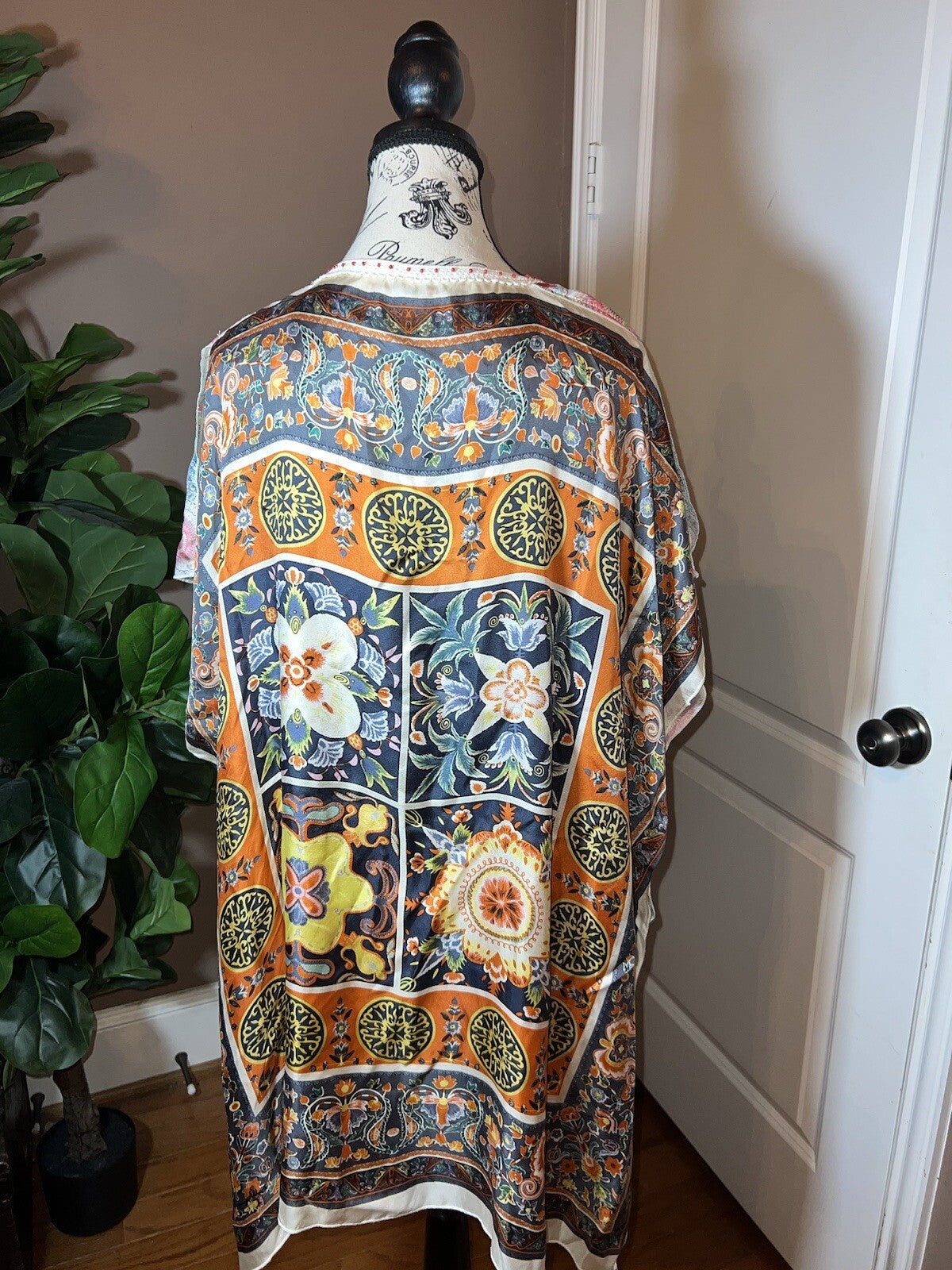 Johnny Was O/S 100% Silk Kimono Wrap Top Cover Up Beading 33”PTP Lightweight Johnny Was