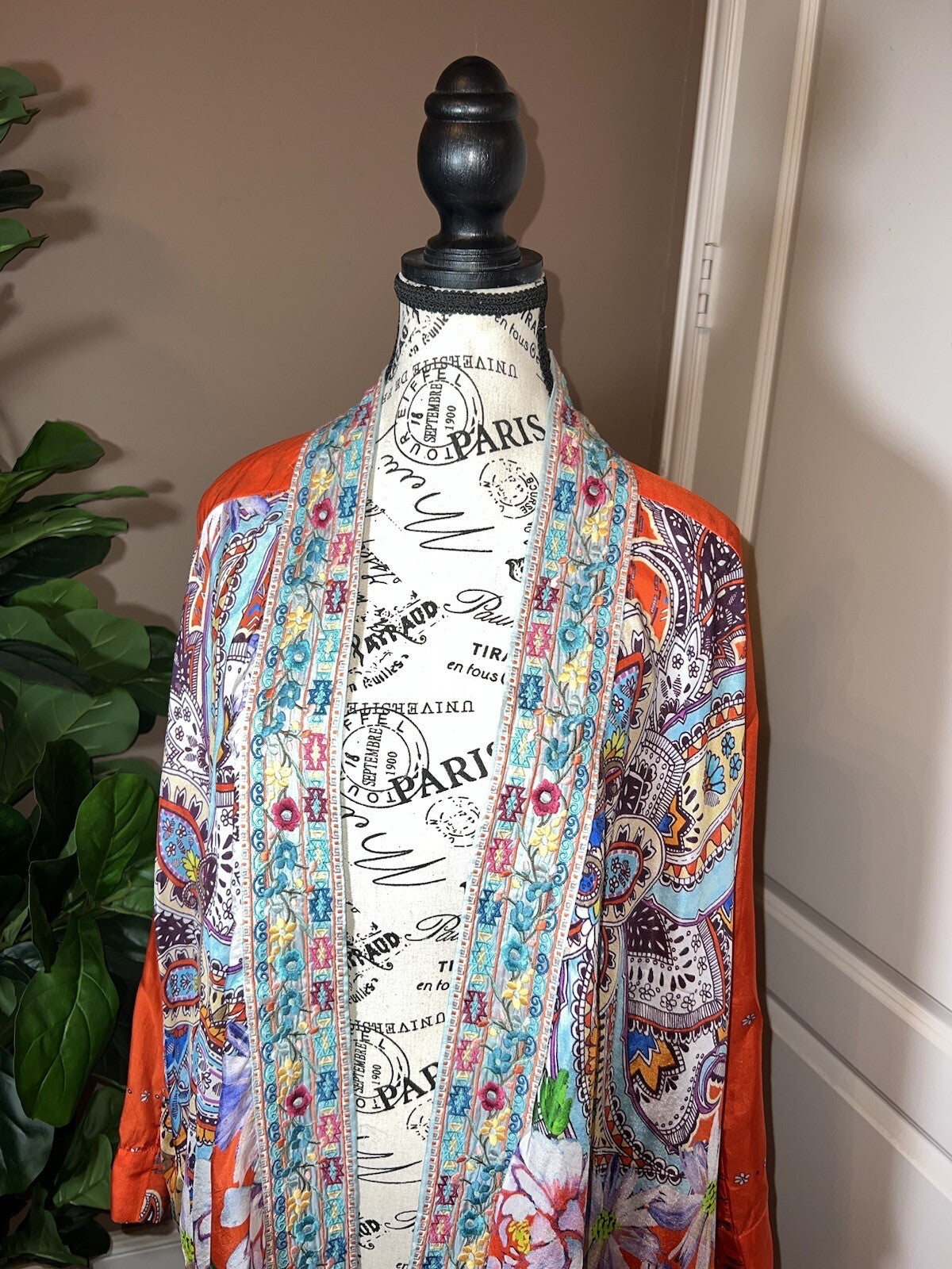 New Johnny Was 100% Silk Kimono XL Embroidered Floral Handkerchief Hem Johnny Was
