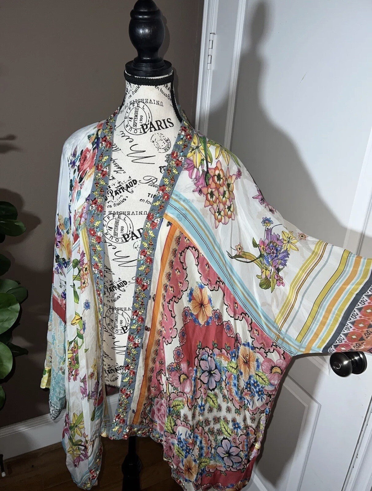 Johnny Was XL Silky Kimono Lightweight Cool Jacket Wrap Embroidered Pockets BOHO Johnny Was