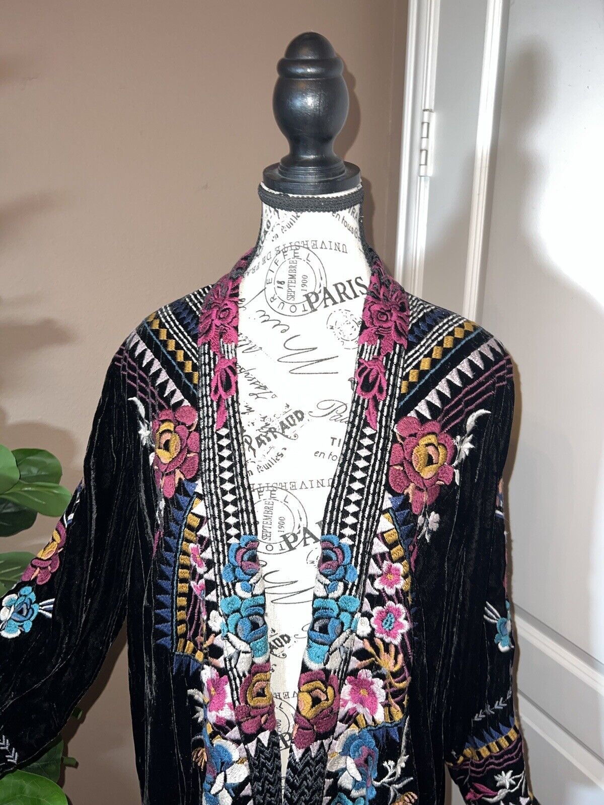 Johnny Was Black Velvet L Large Oversized Embroidered Wrap Duster Kimono